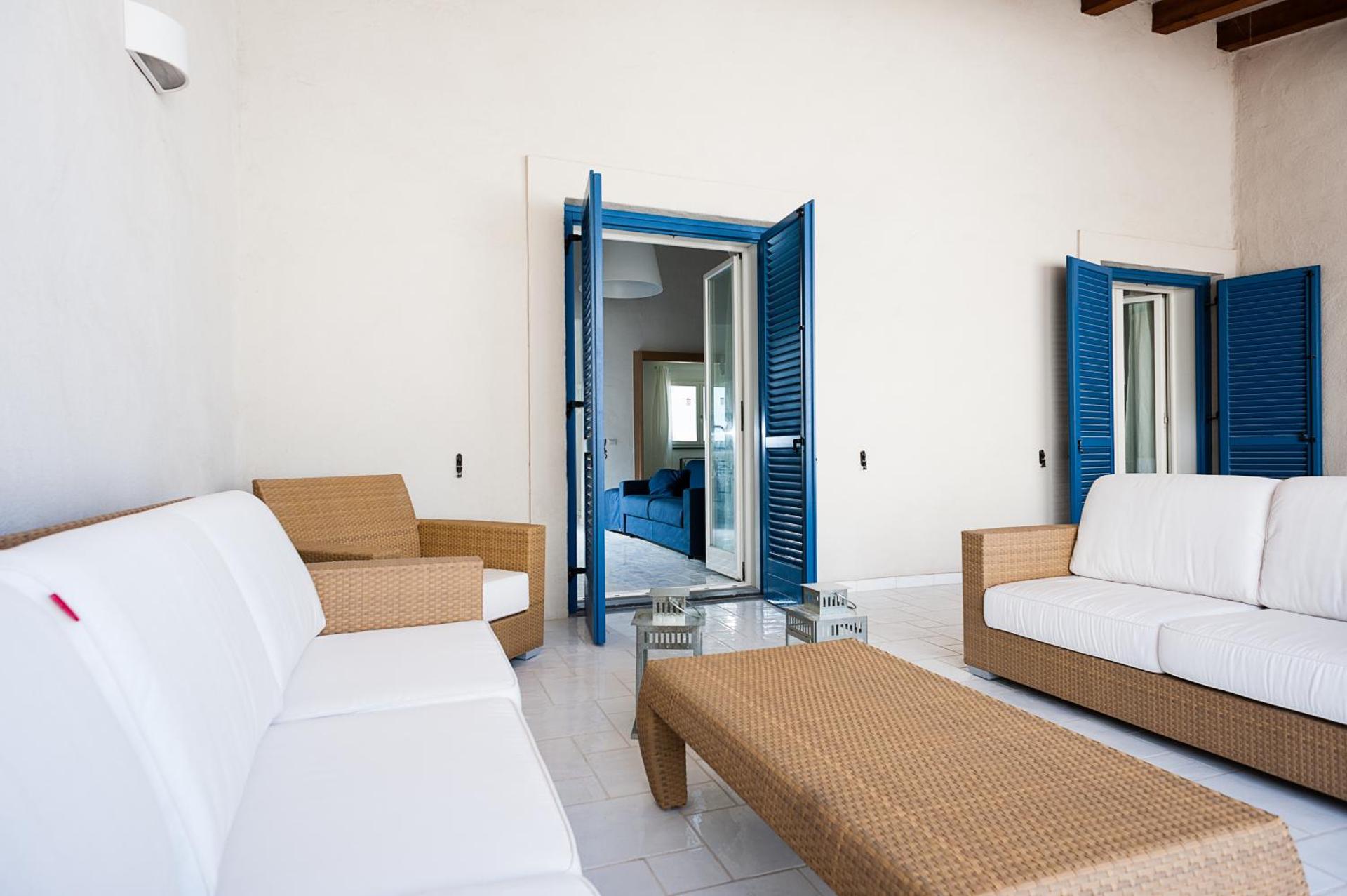 Two Bedroom Apartment - Split Level with Side Sea View