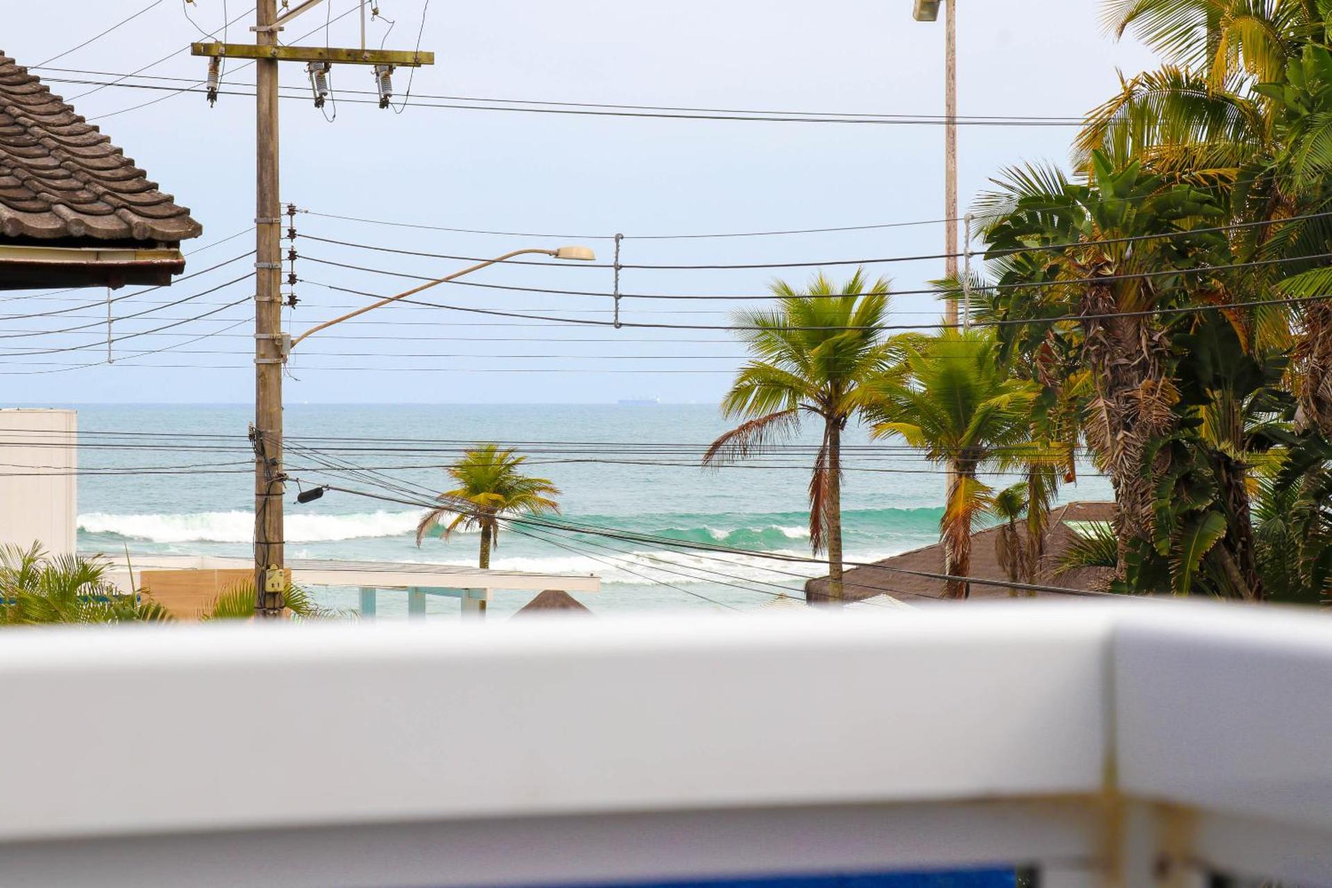 Camera Matrimoniale con Balcone e Vista Mare Laterale