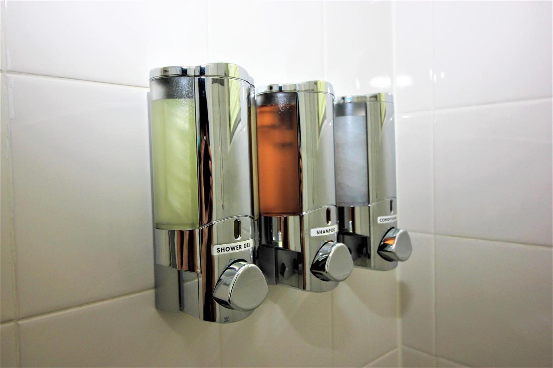 Hallandale Studio with pool