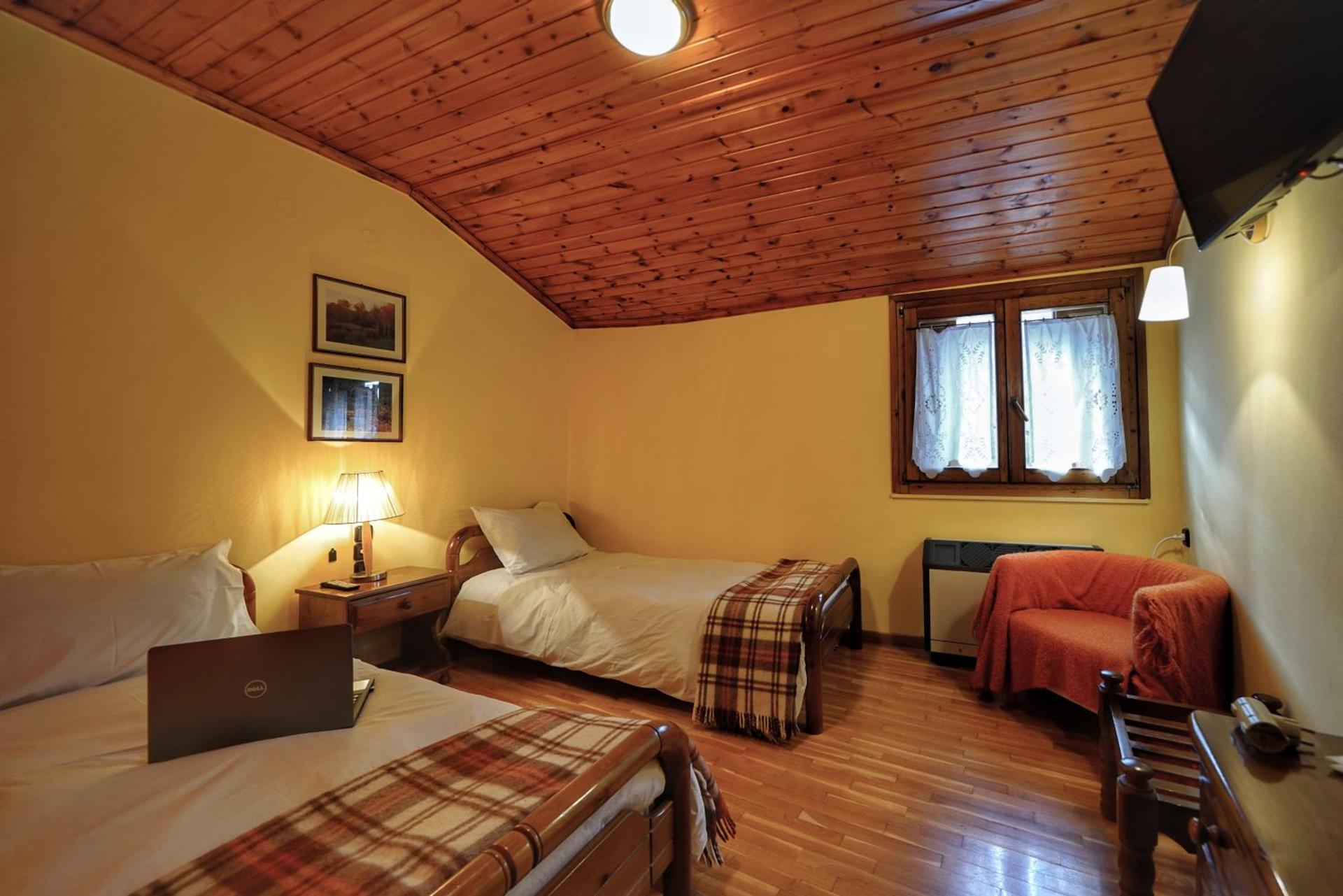 To Balkoni tis Agorianis