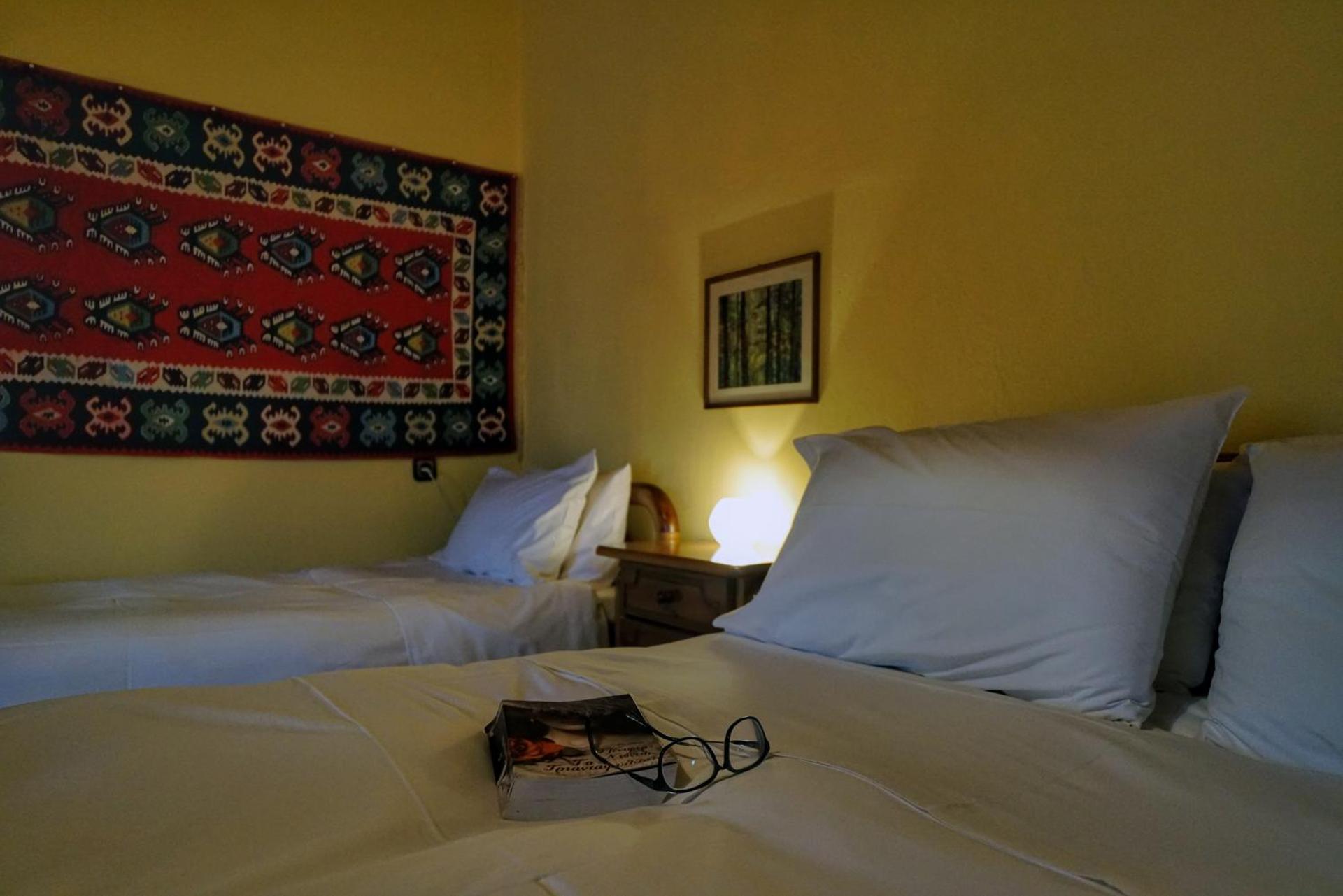 To Balkoni tis Agorianis