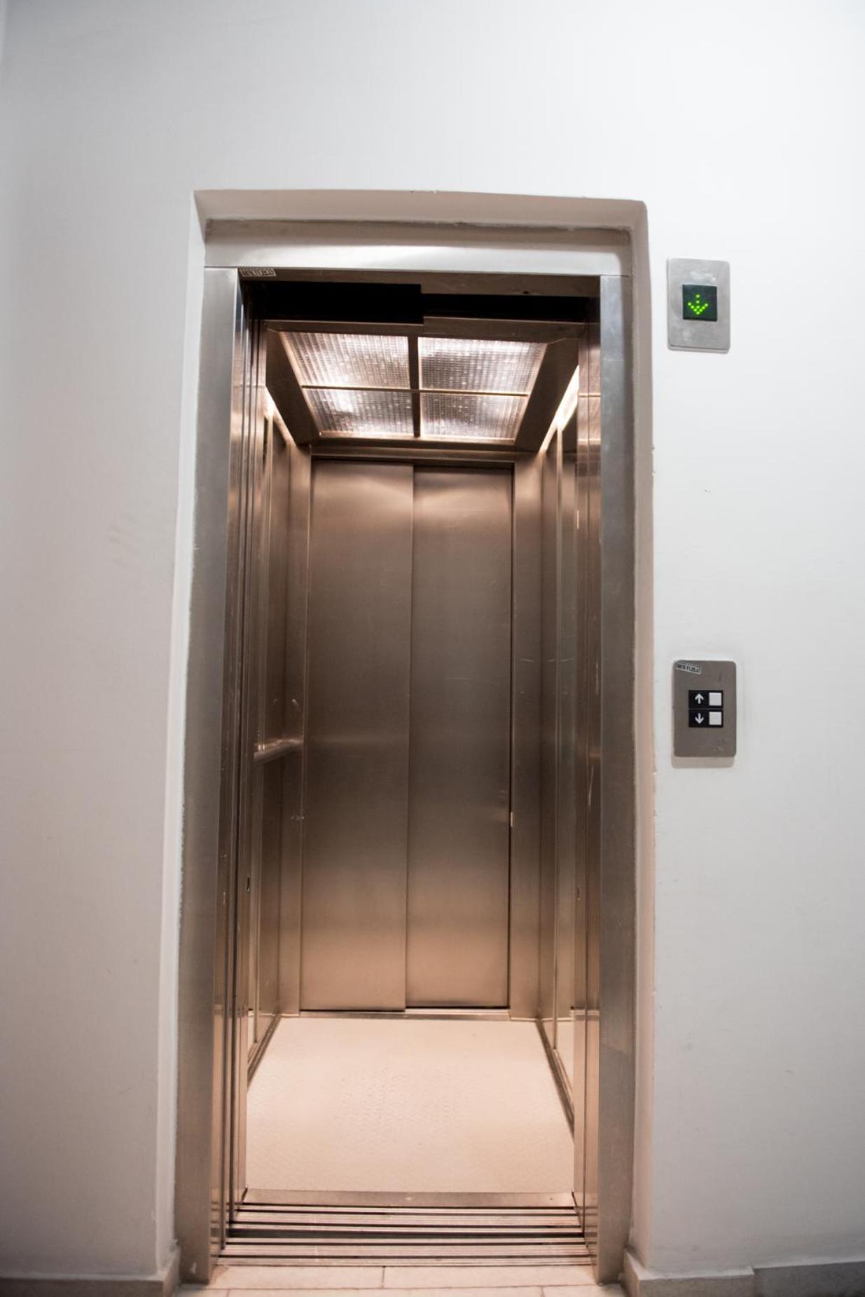 Leiland #colony_White_Tower_Suite