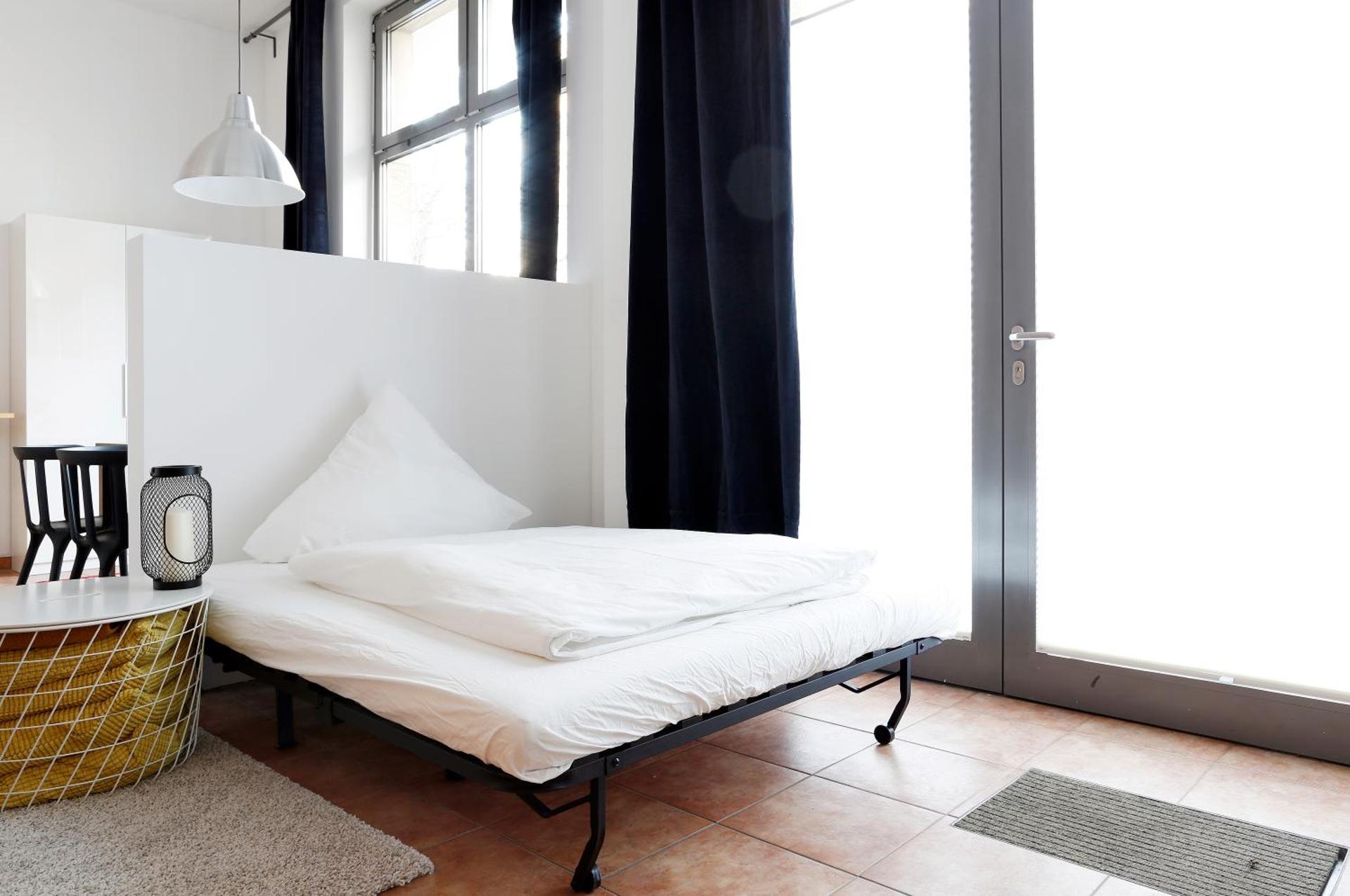 SWINE by ROCKCHAIR Apartments l SUPERHOST Status l Cozy Family & Business Flair in City Center "Mitte" Modern Studio Boxspringbed welcomes you!