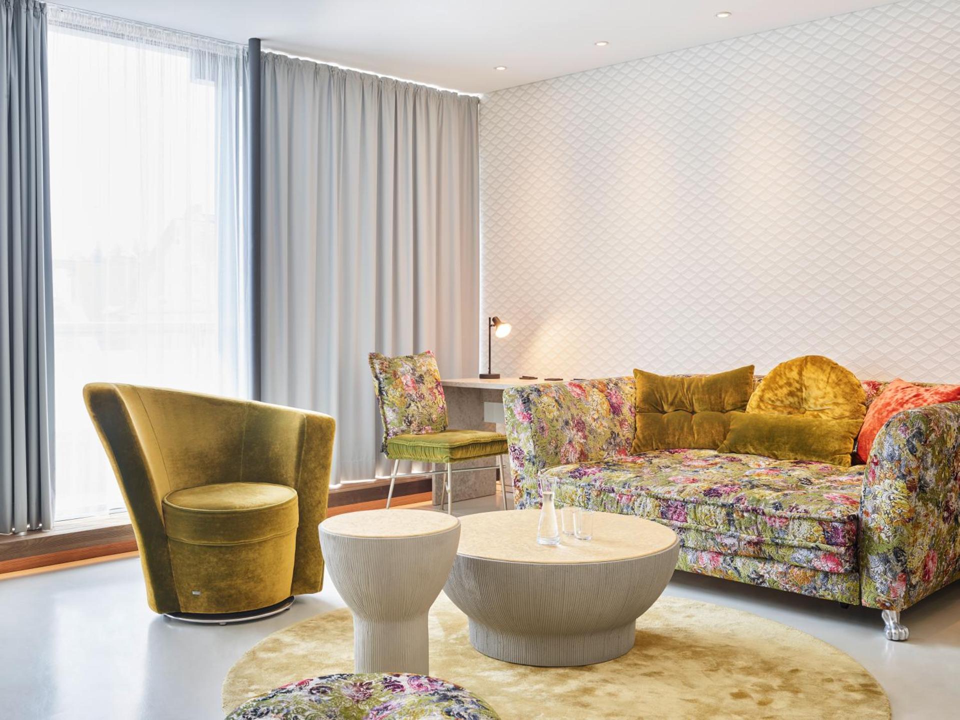 Photo of the whole room