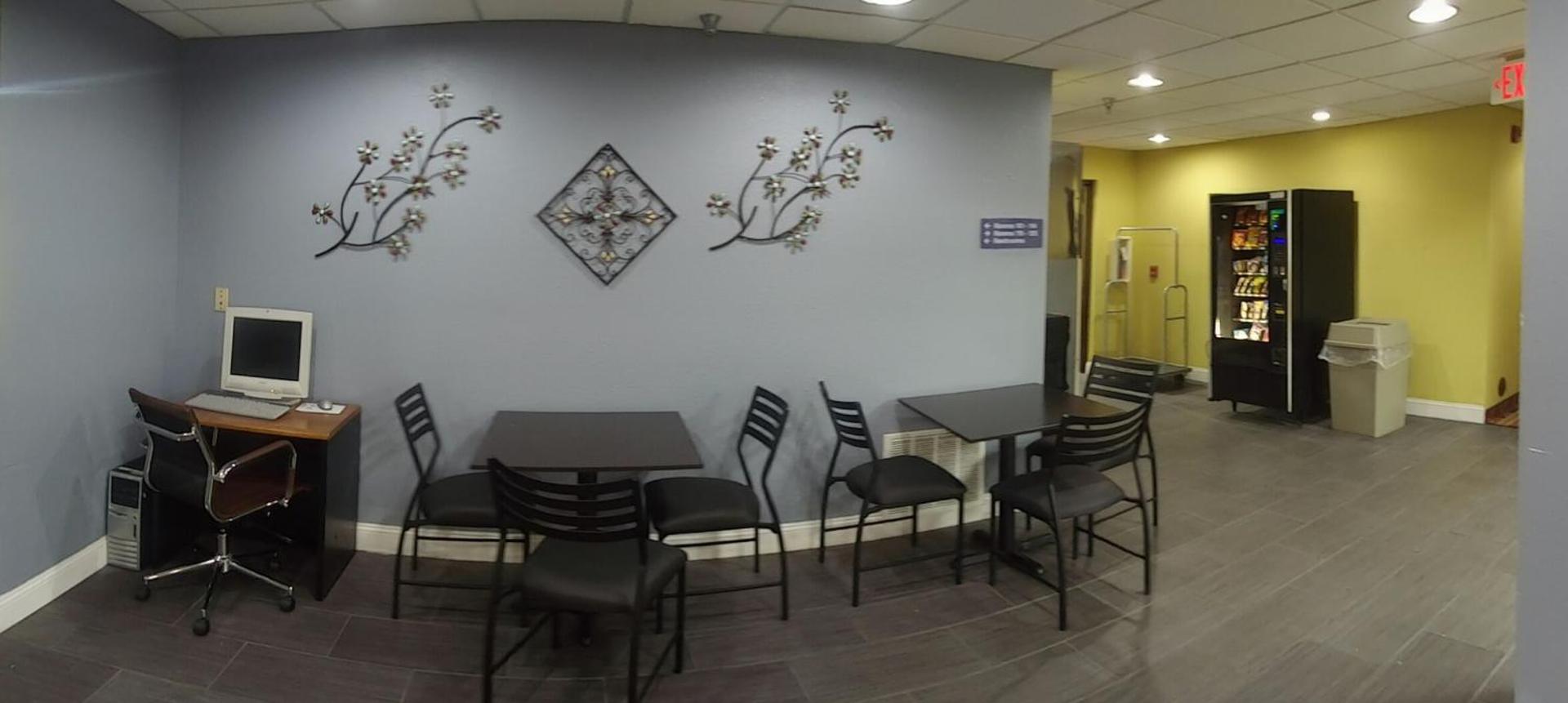 Microtel Inn & Suites by Wyndham Riverside