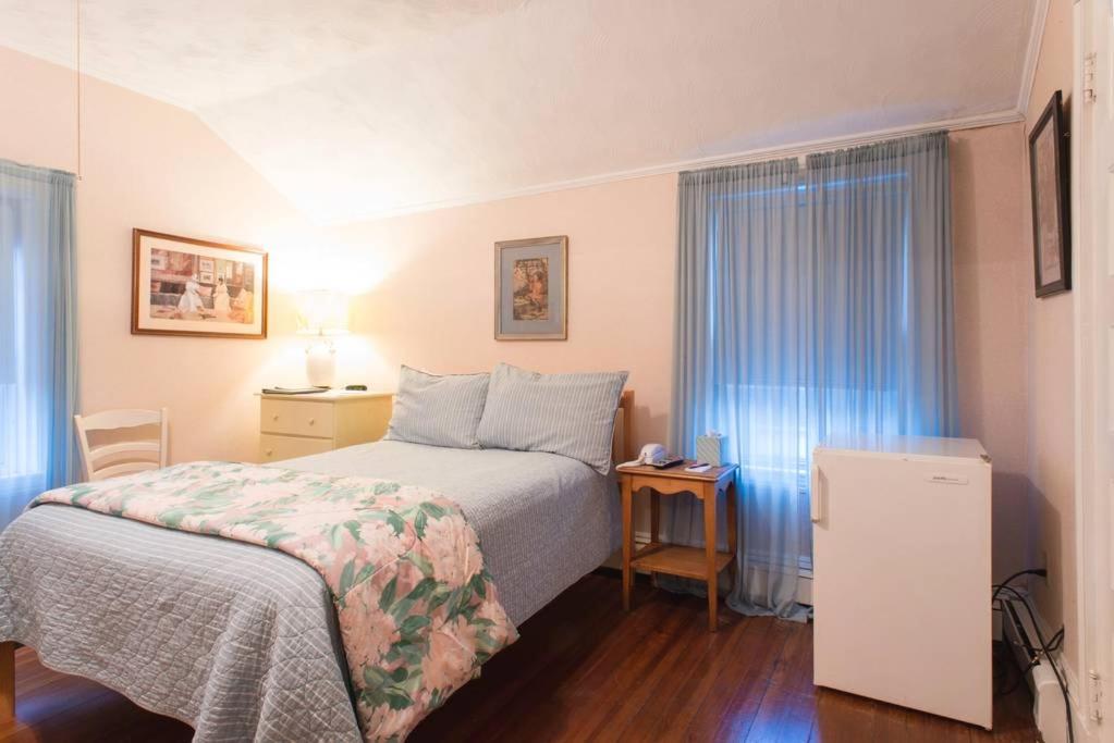 The Coolidge Corner Guest House: A Brookline Bed and Breakfast