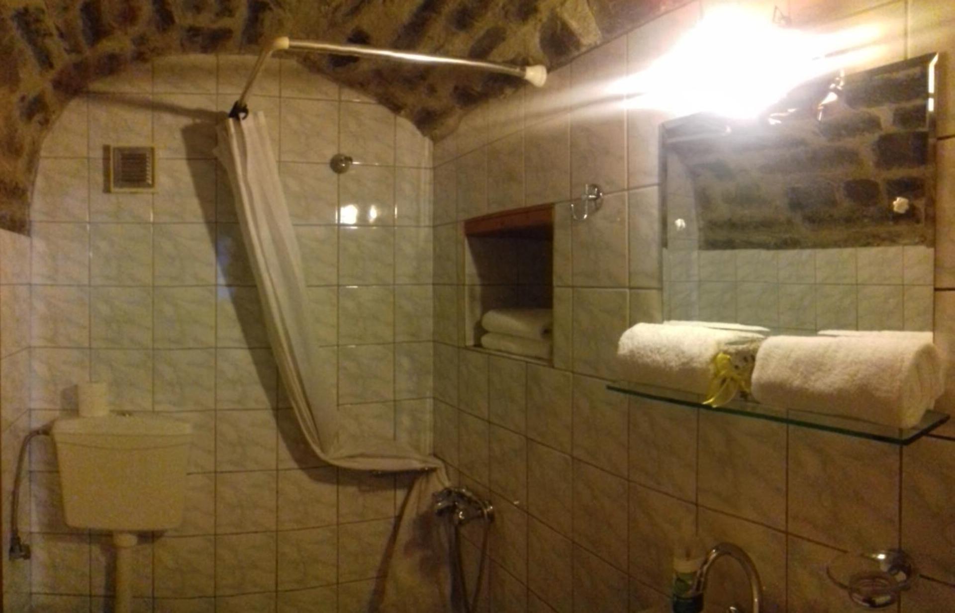 Traditional Rooms karaouli