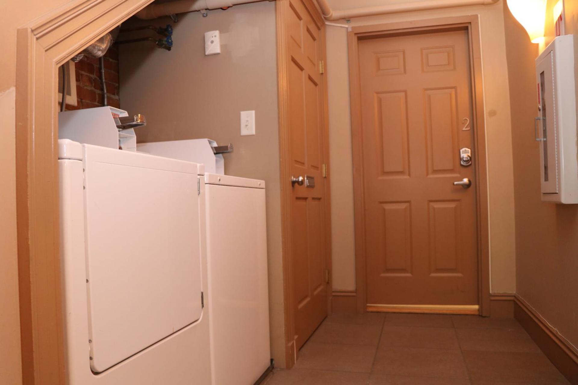 Cheap, Furnished Studio in Downtown Boston #7