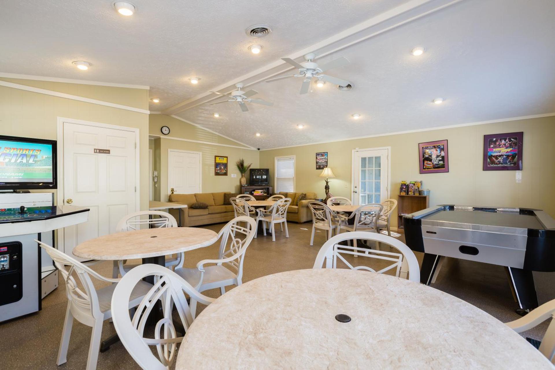 Communal lounge/ TV room