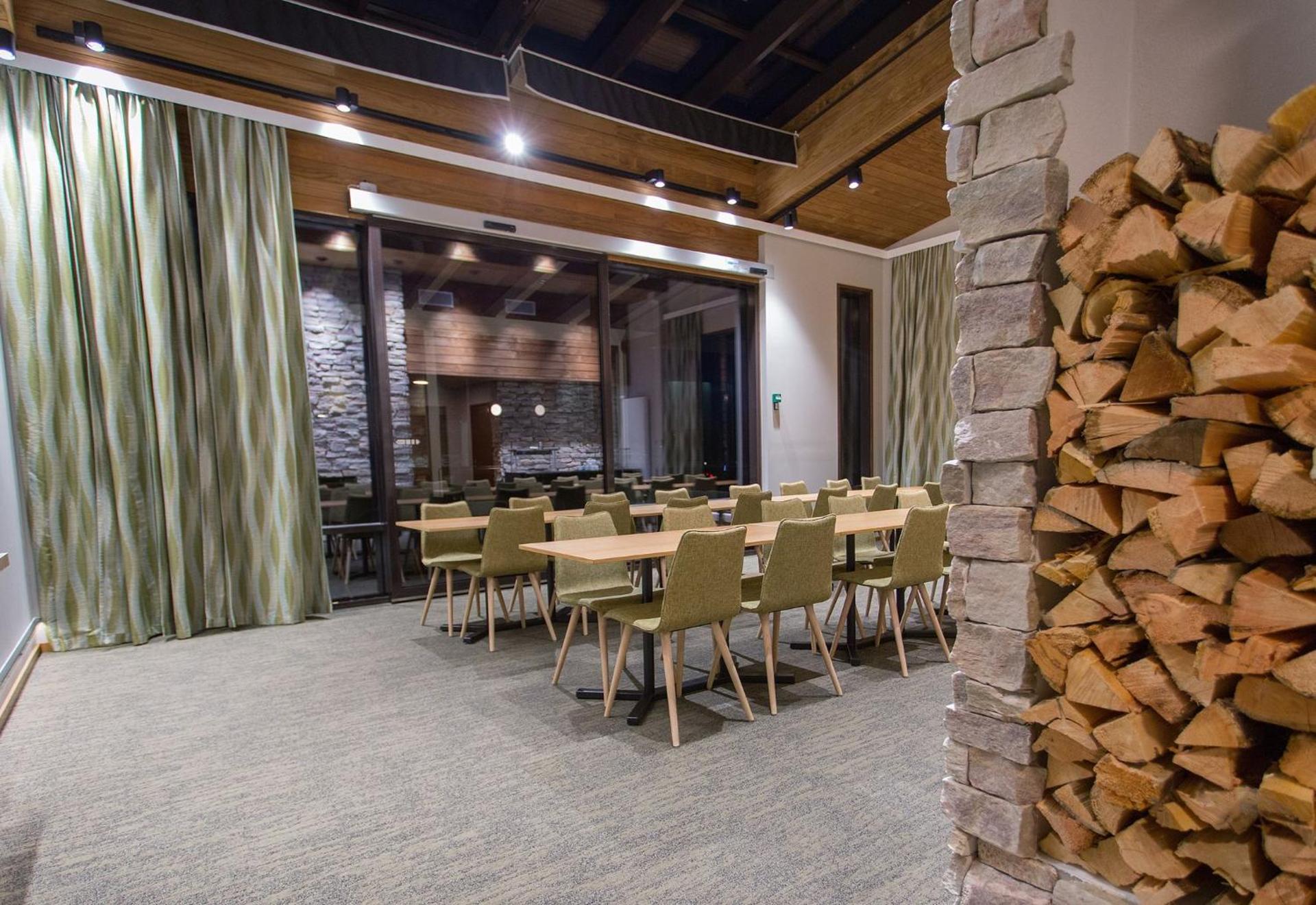 Meeting/conference room