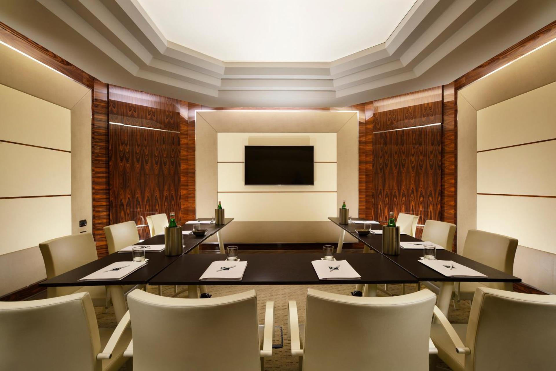 Meeting/conference room