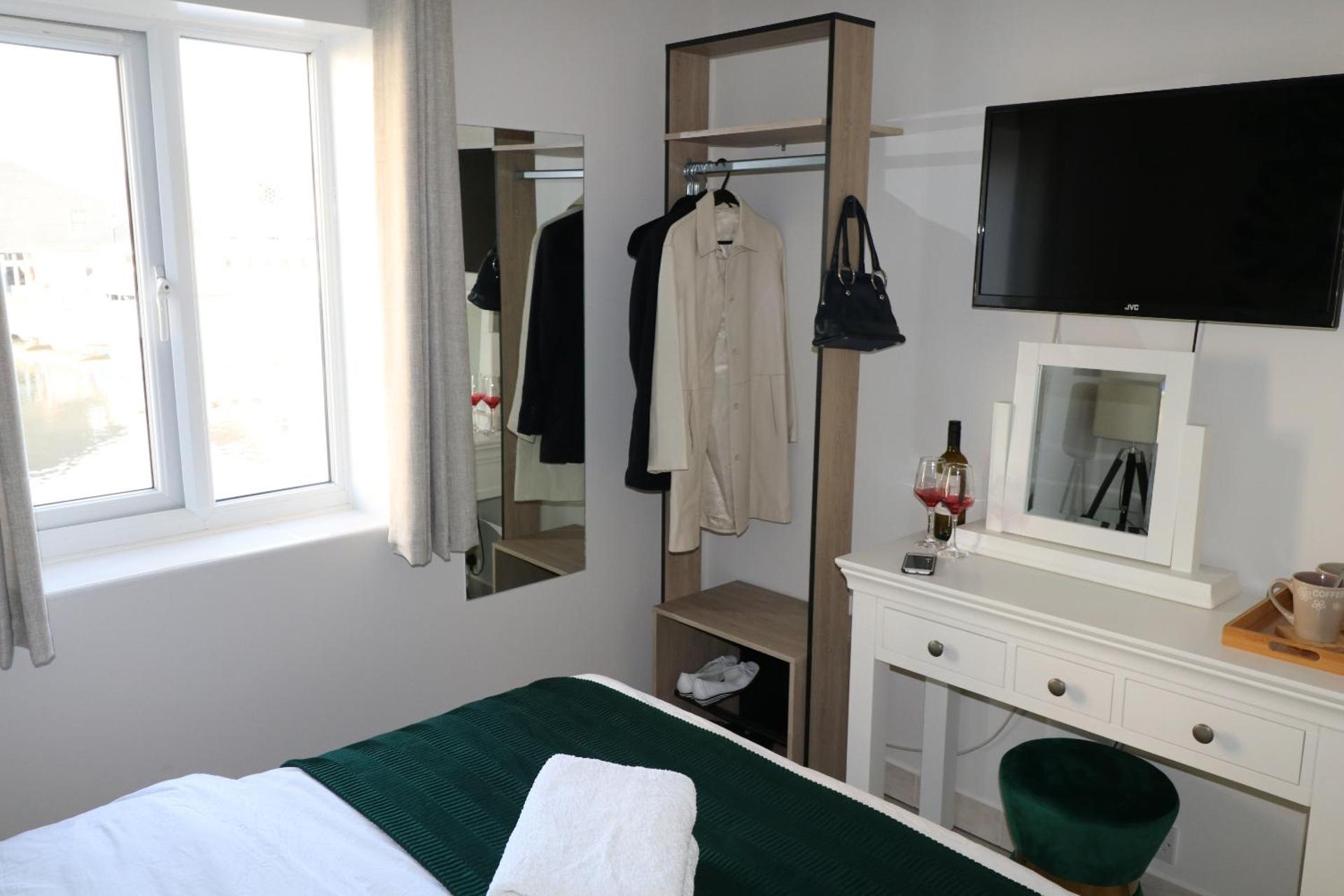 Double Room with Shared Bathroom