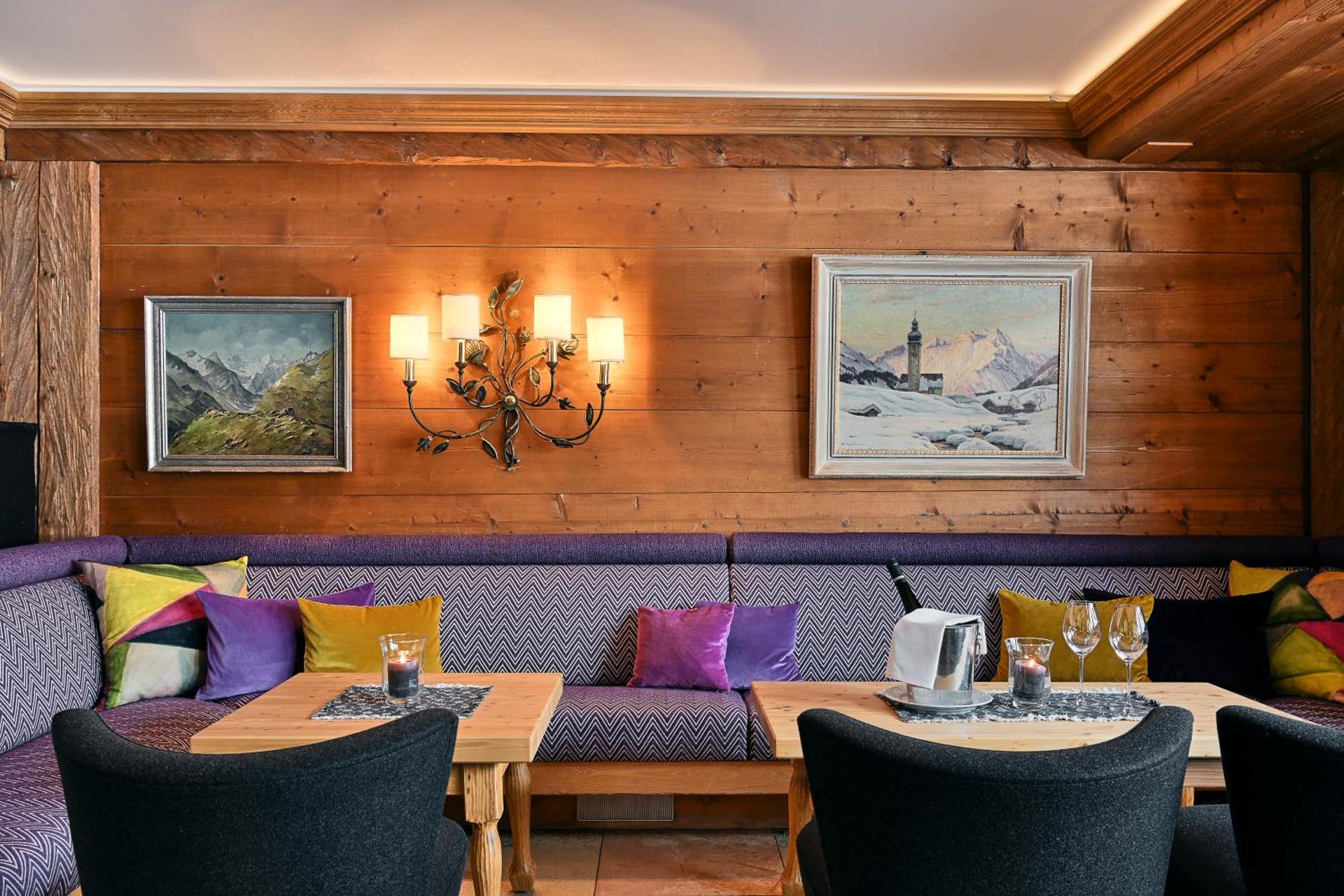 Communal lounge/ TV room