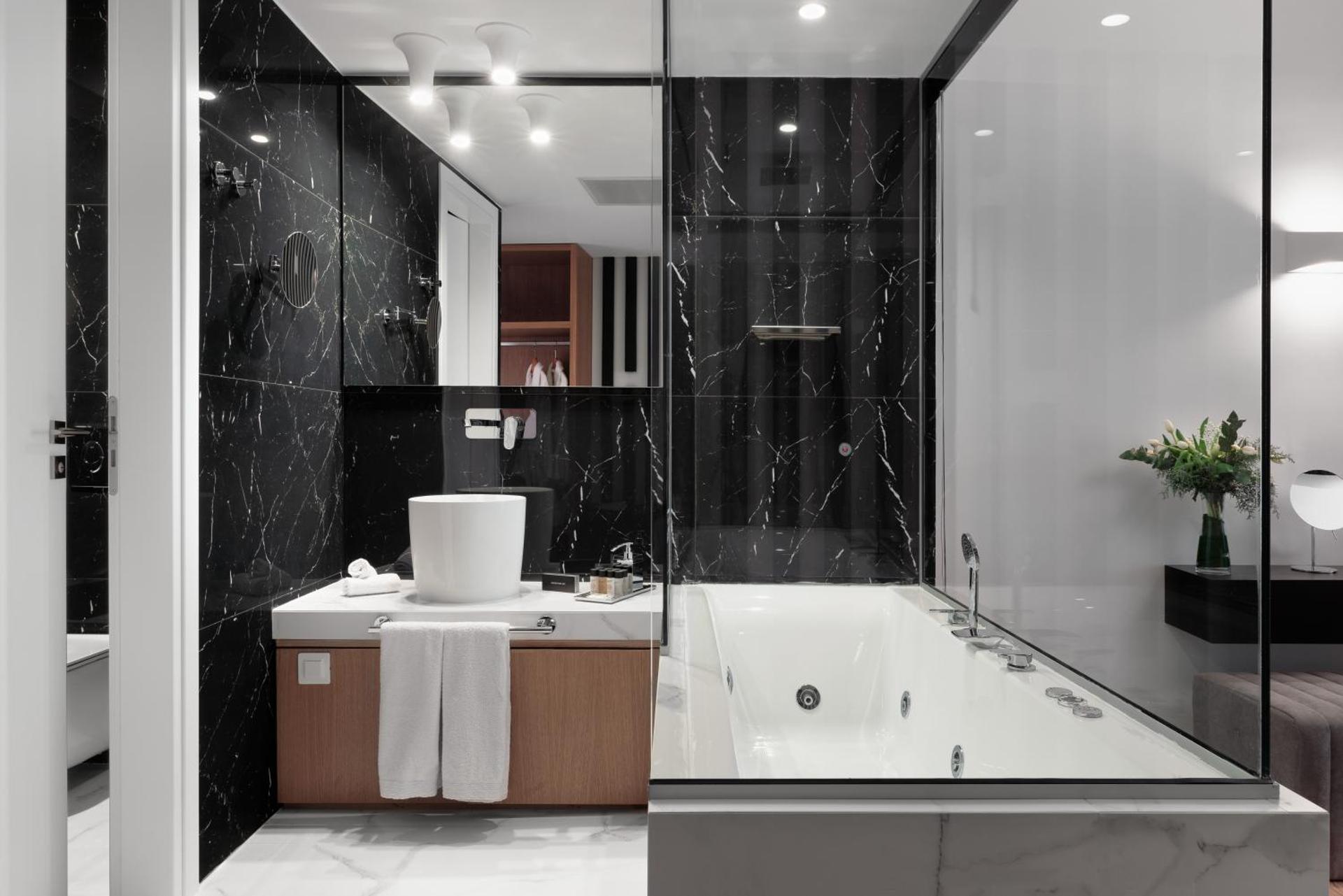 Rum Deluxe med bubbelbadkar