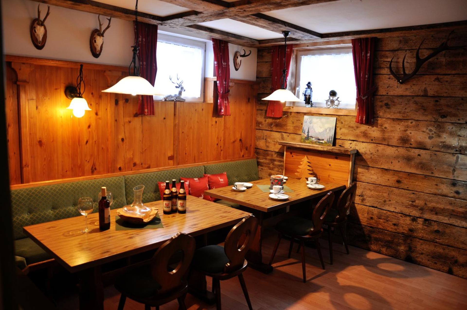 Communal lounge/ TV room