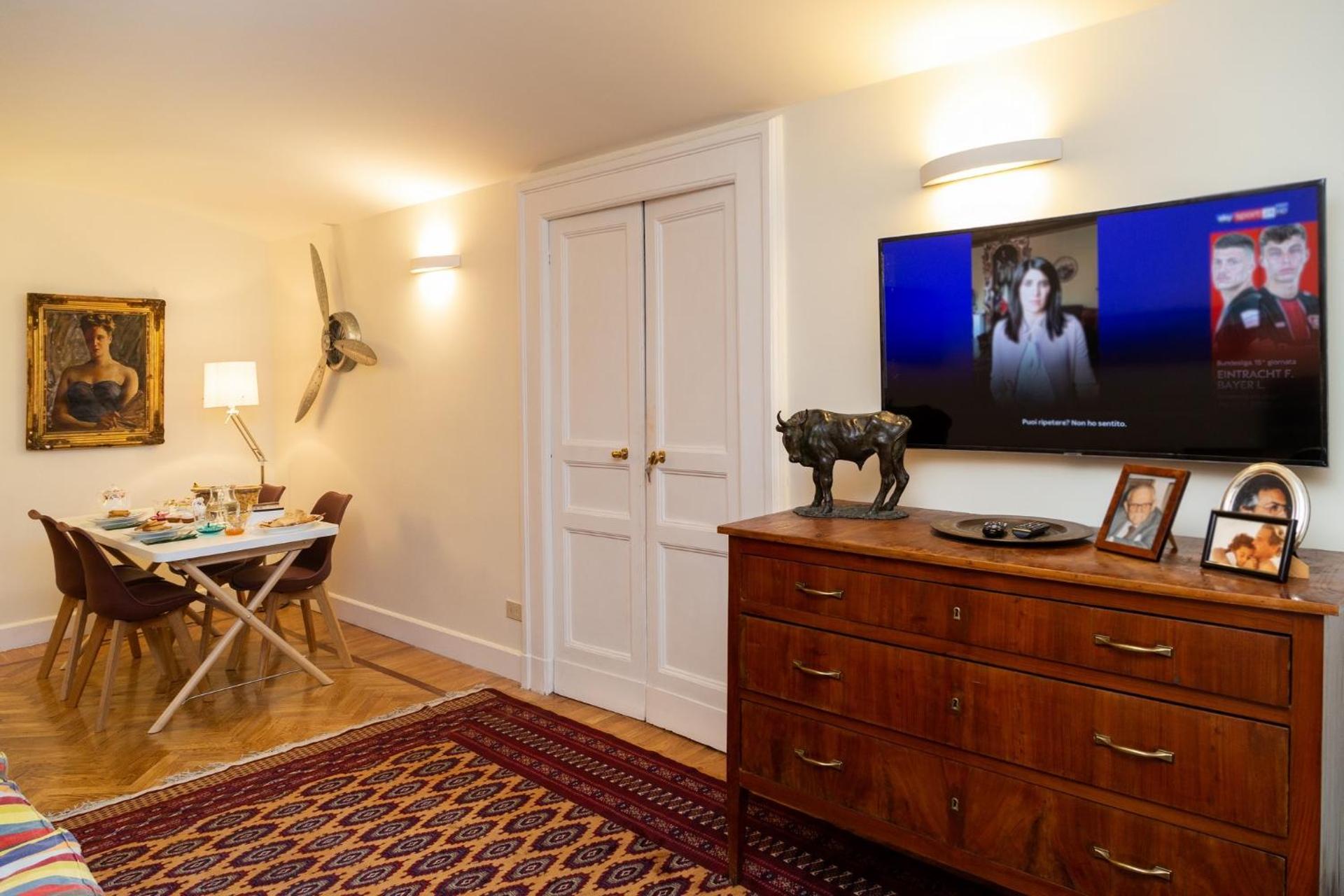 Communal lounge/ TV room