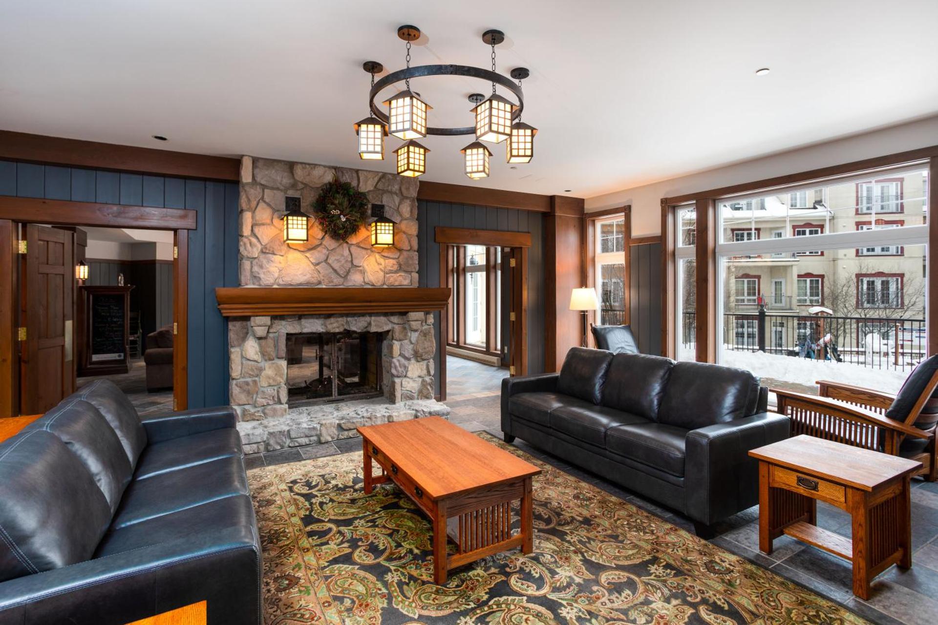 Communal lounge/ TV room