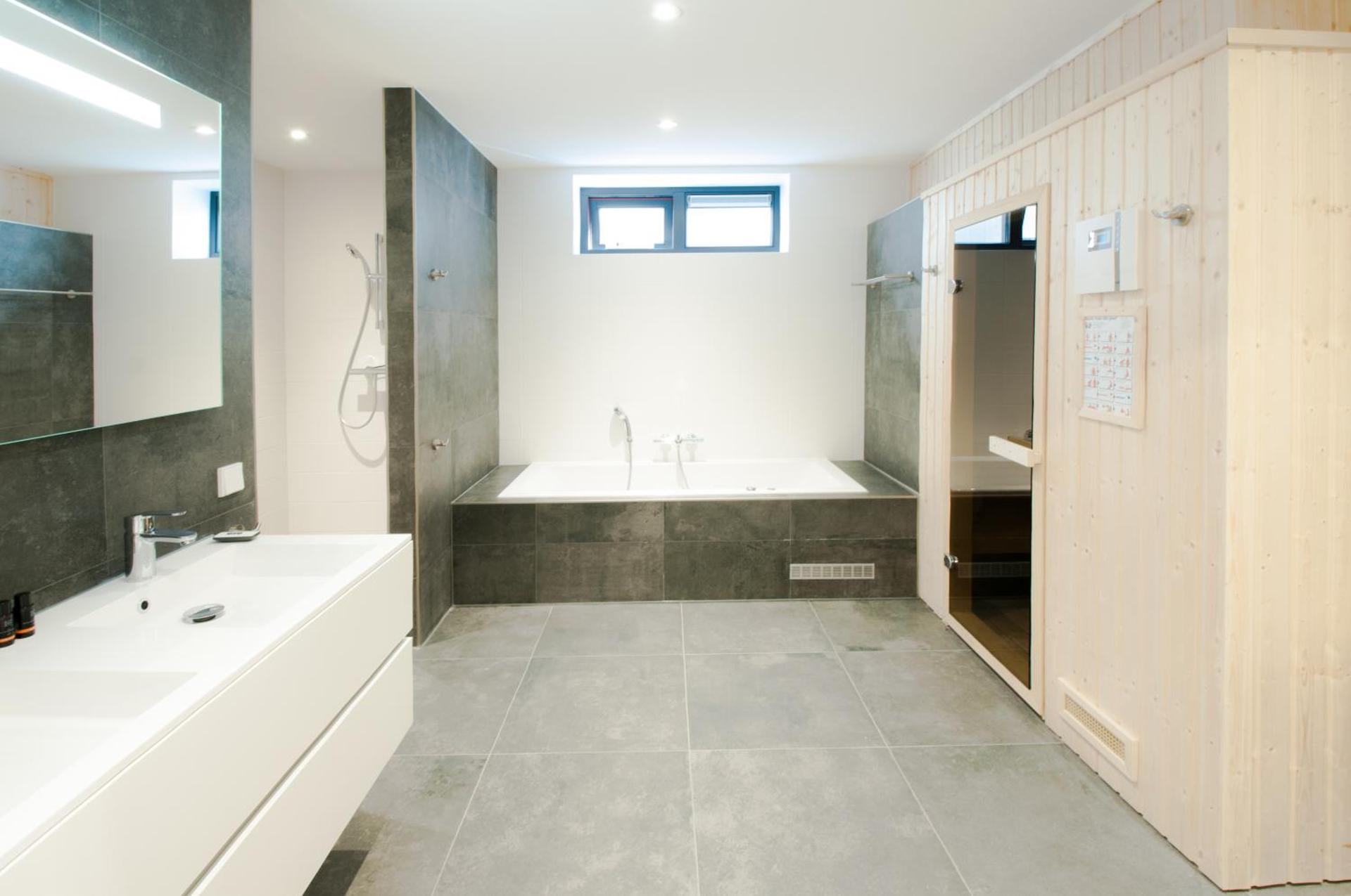 Villa Oesterdam Wellness | 16 personen