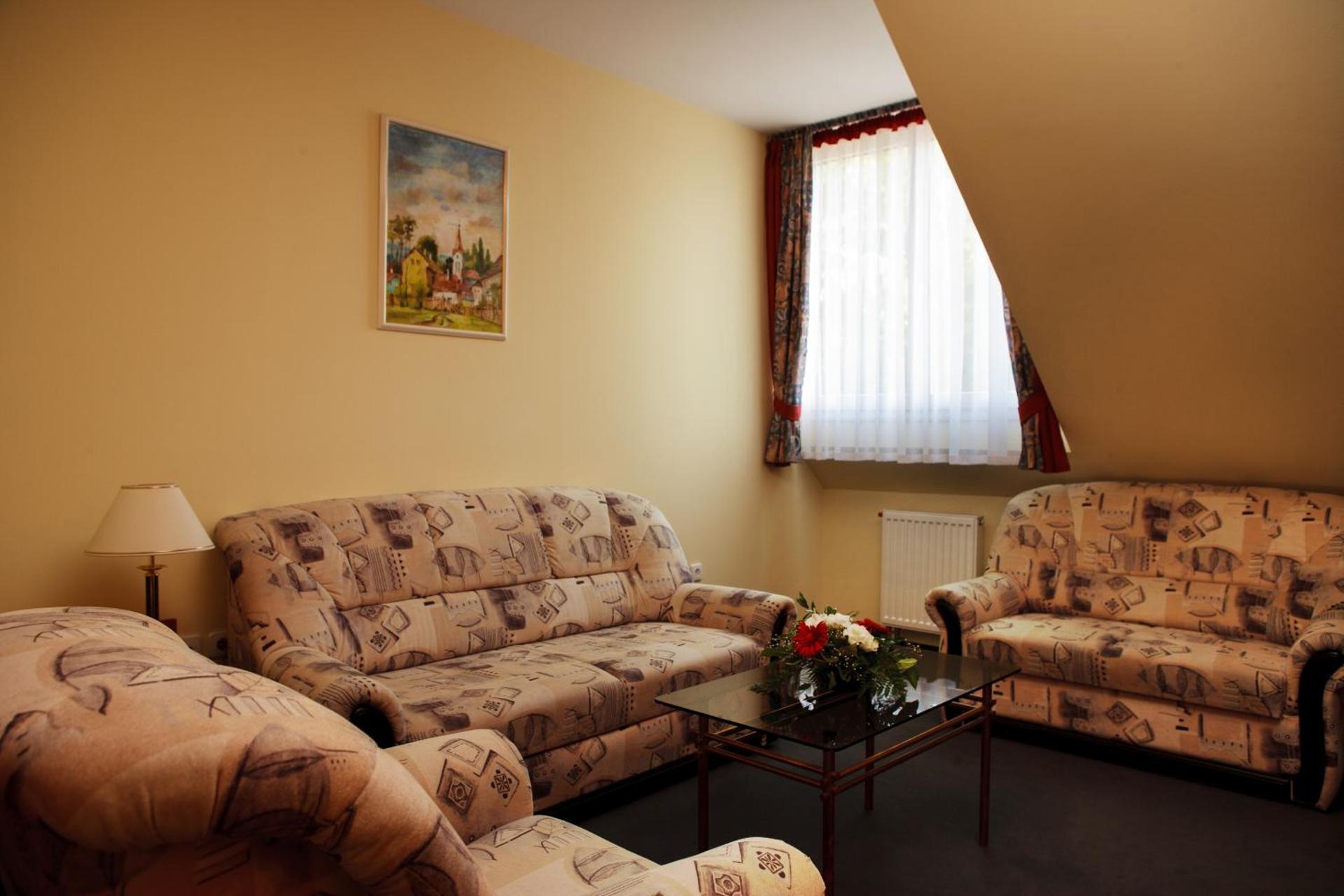 Lipa Hotel és Étterem