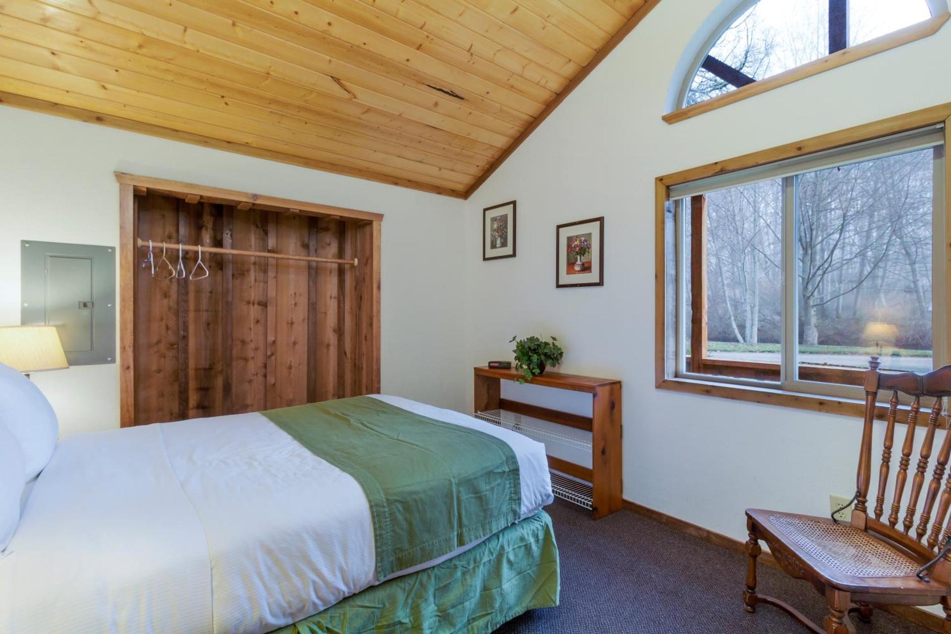 Deluxe Bungalow with Sea View (No pets)