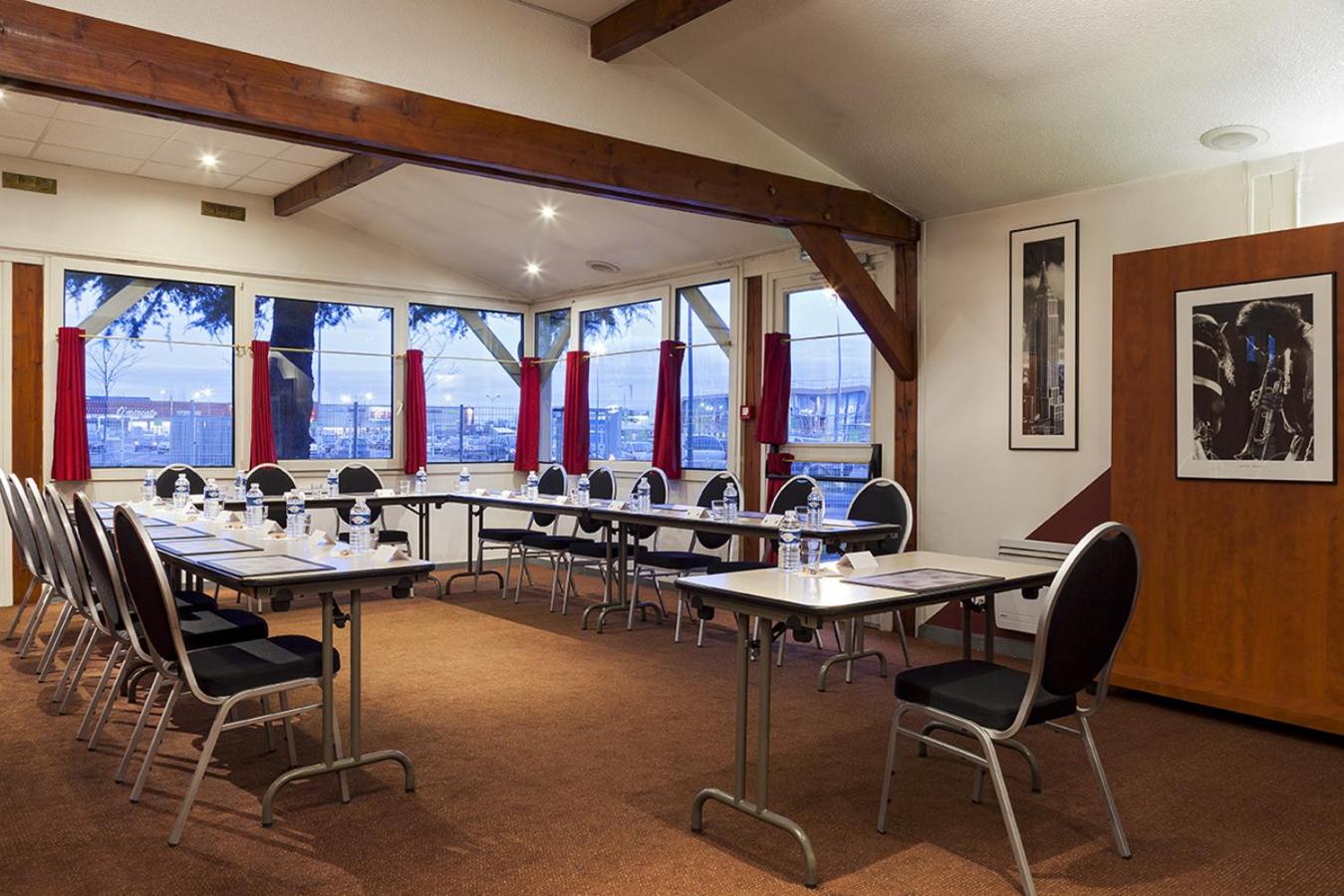 Sky Hotel Goussainville Charles de Gaulle