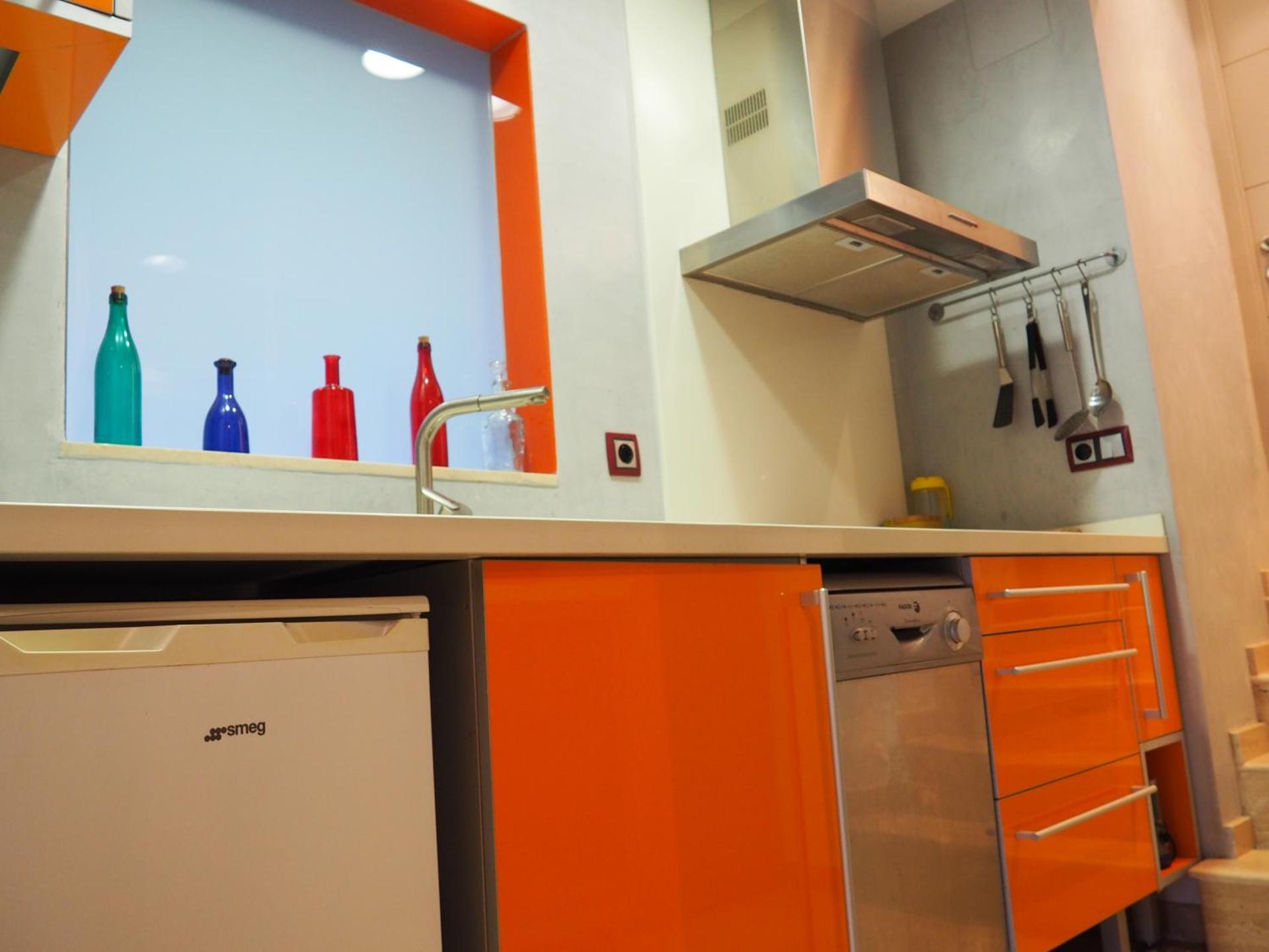 apartamento aislado jardín y piscina