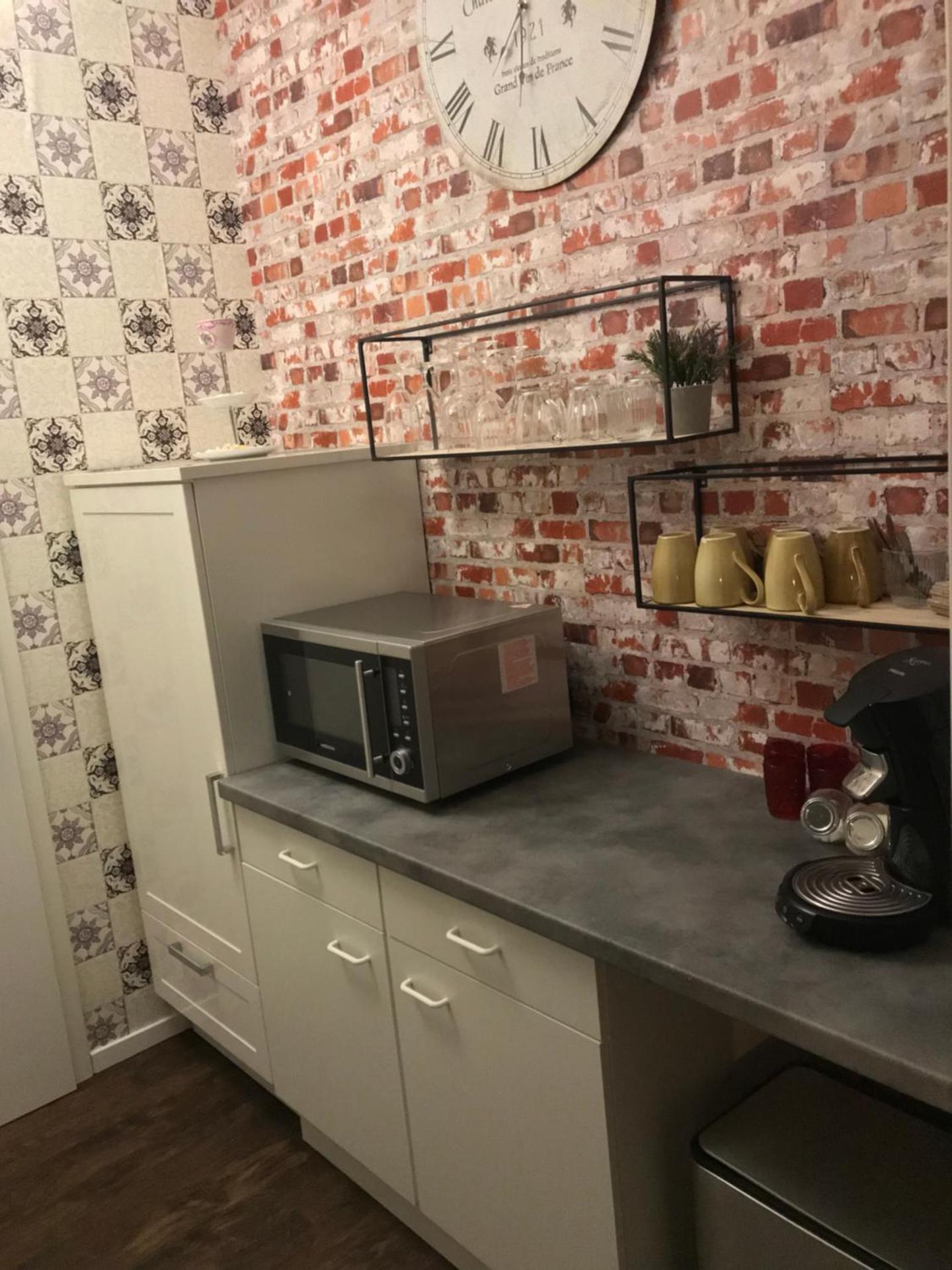 Kitchen or kitchenette