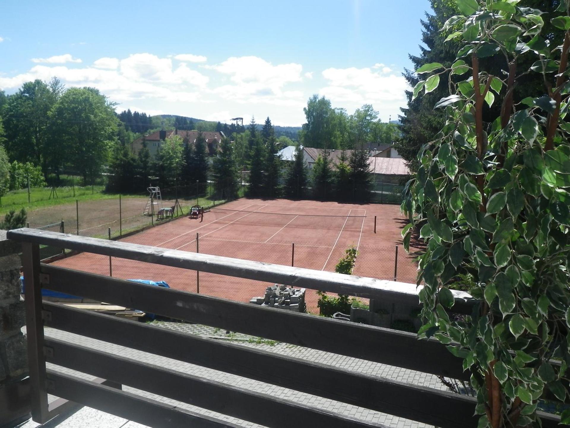 Tennis court