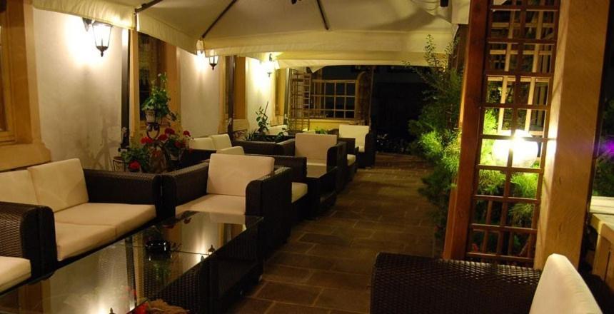 Communal lounge/ TV room