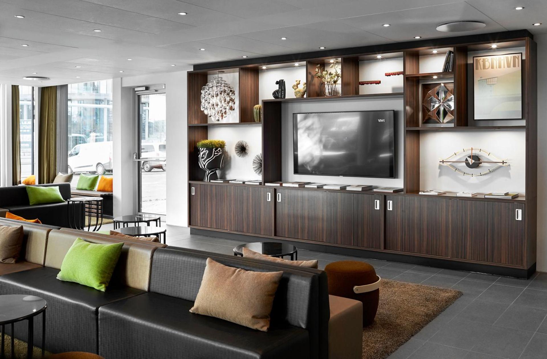 Communal lounge/ TV room