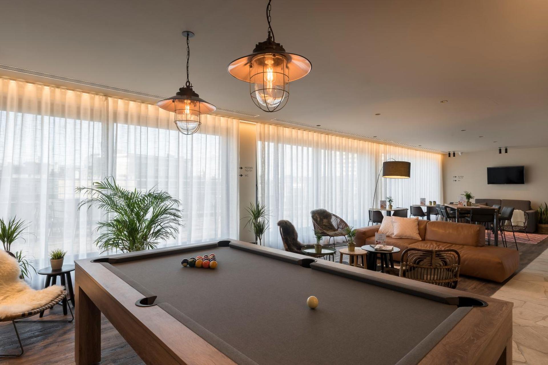 Communal lounge/ TV room