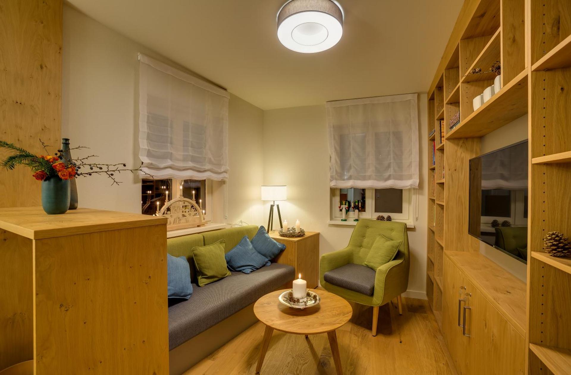 Communal lounge/ TV room