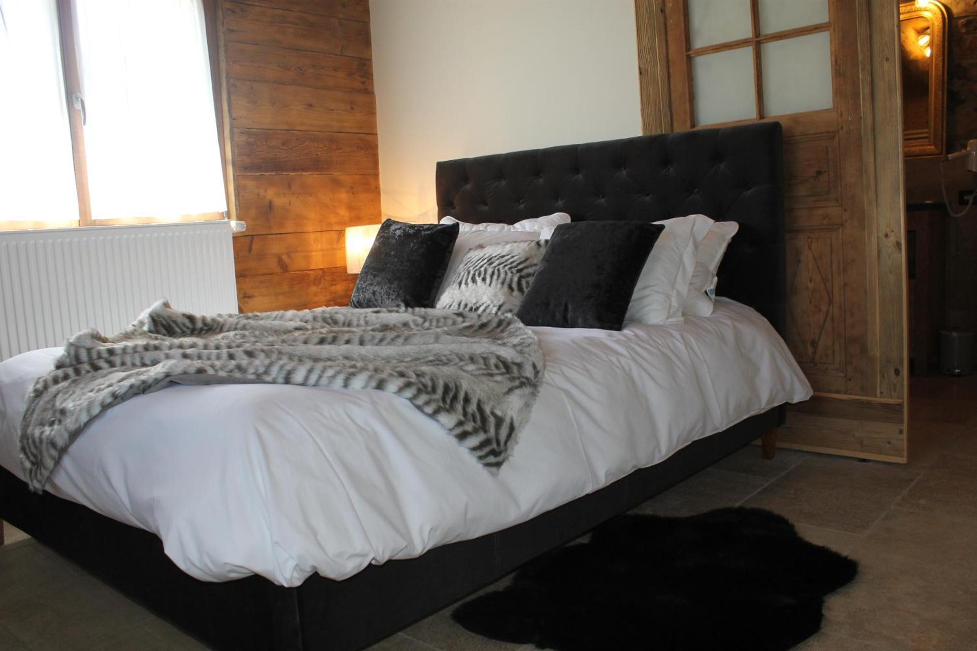 Queen Studio - Disability Access