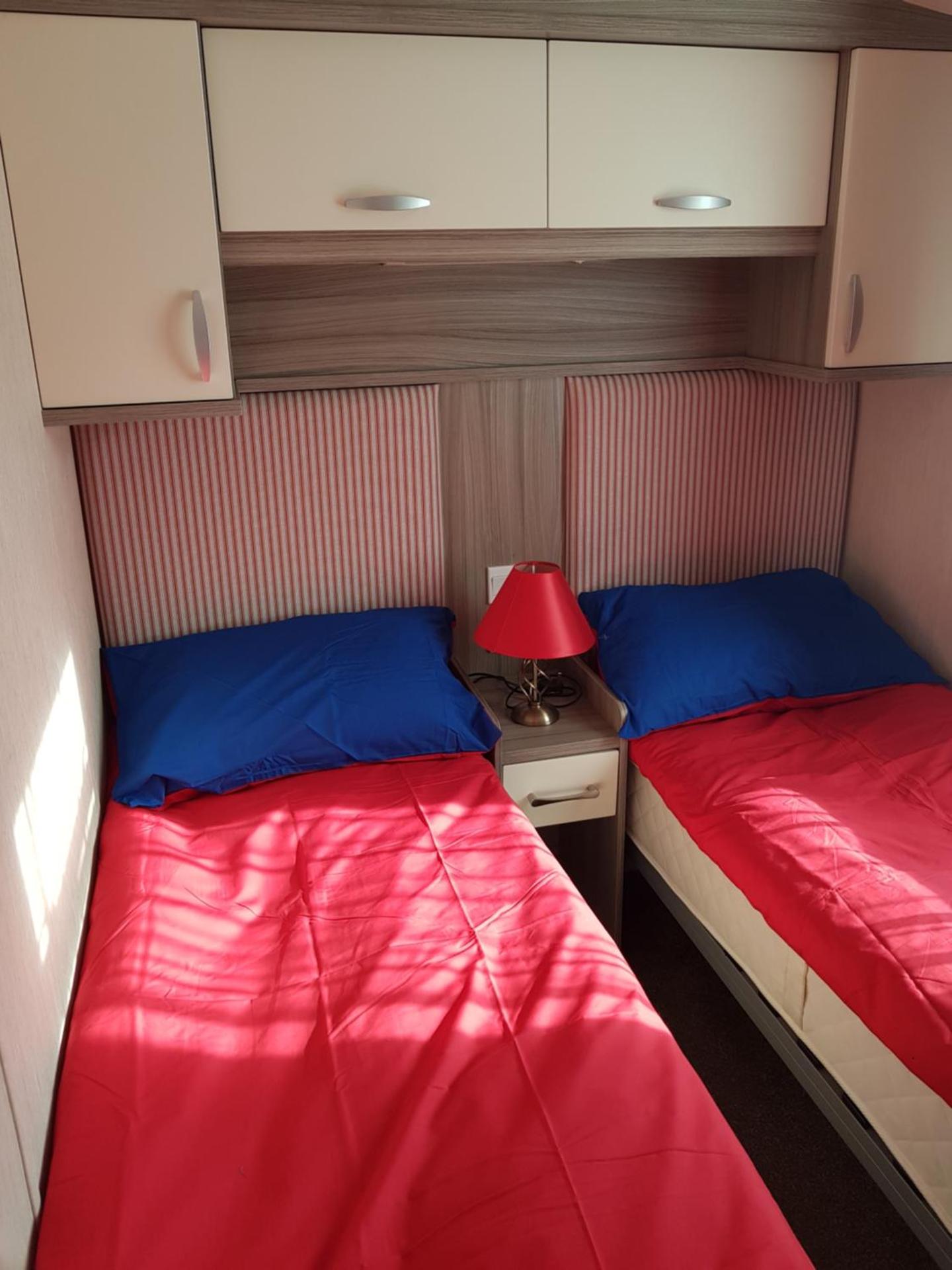 3 bedroom caravan with hot tub Tattershall lakes