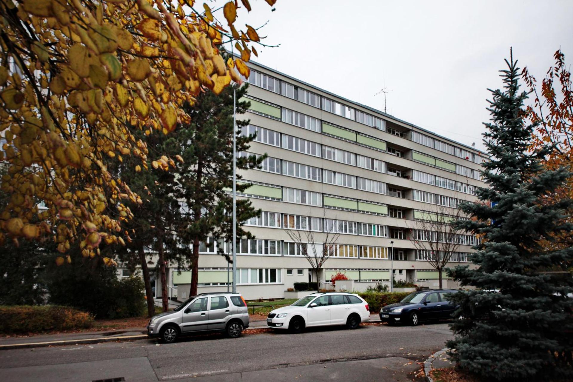 One-Bedroom Apartment with A/C