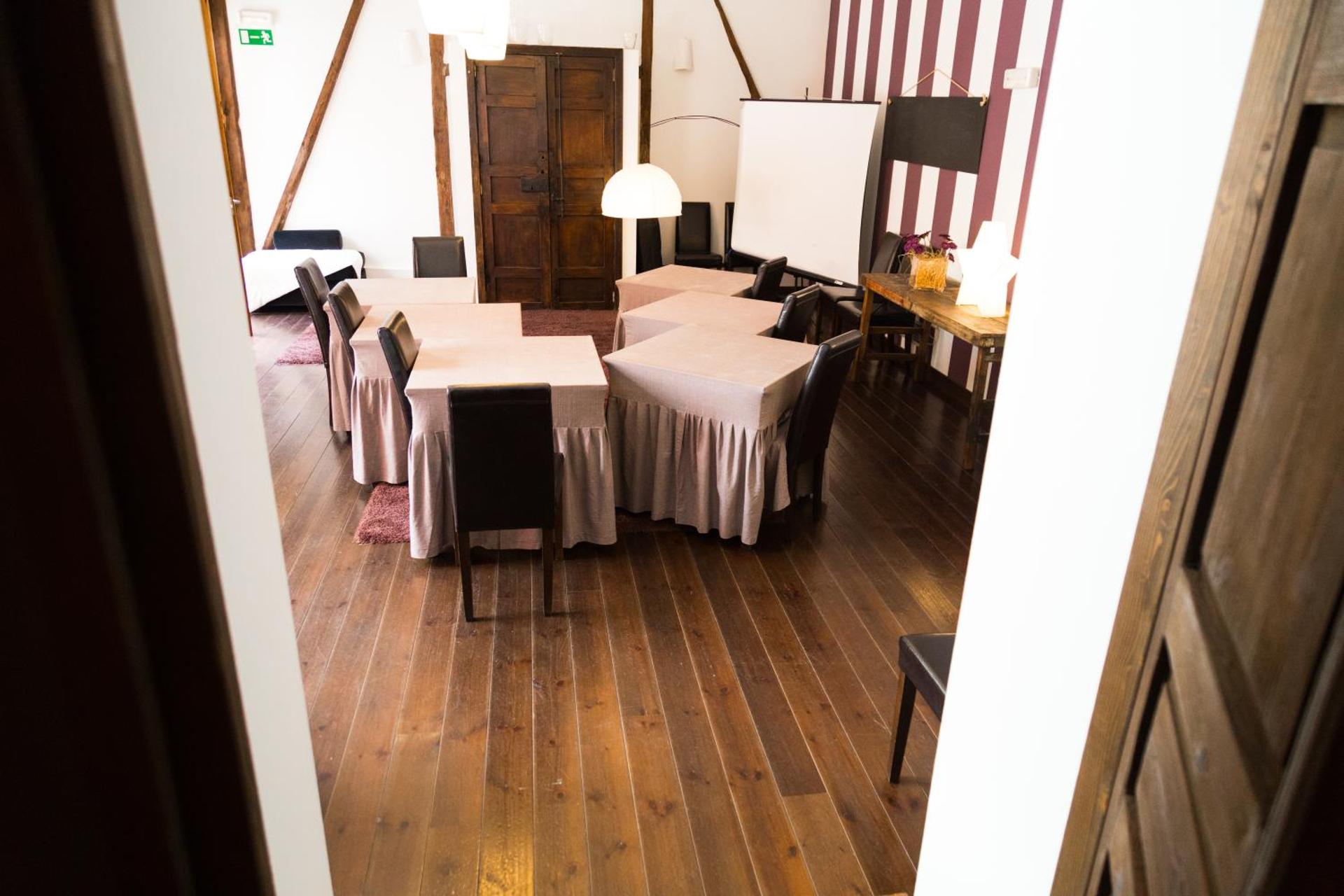 Meeting/conference room