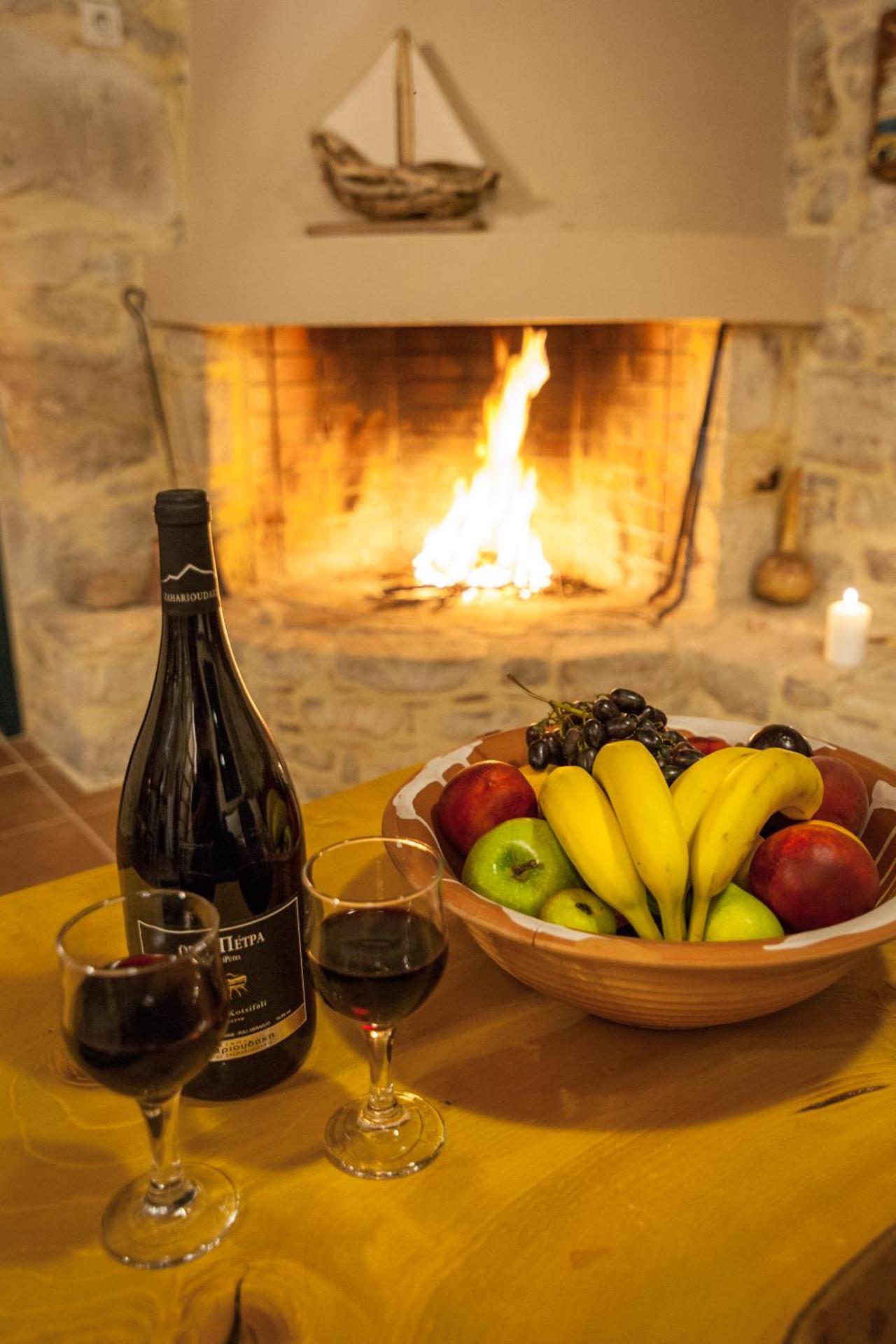 ARISTIDIS'S PLOUTI MOIRES