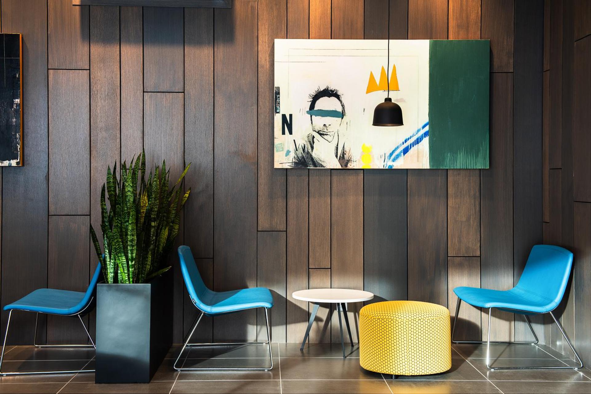 Communal lounge/ TV room