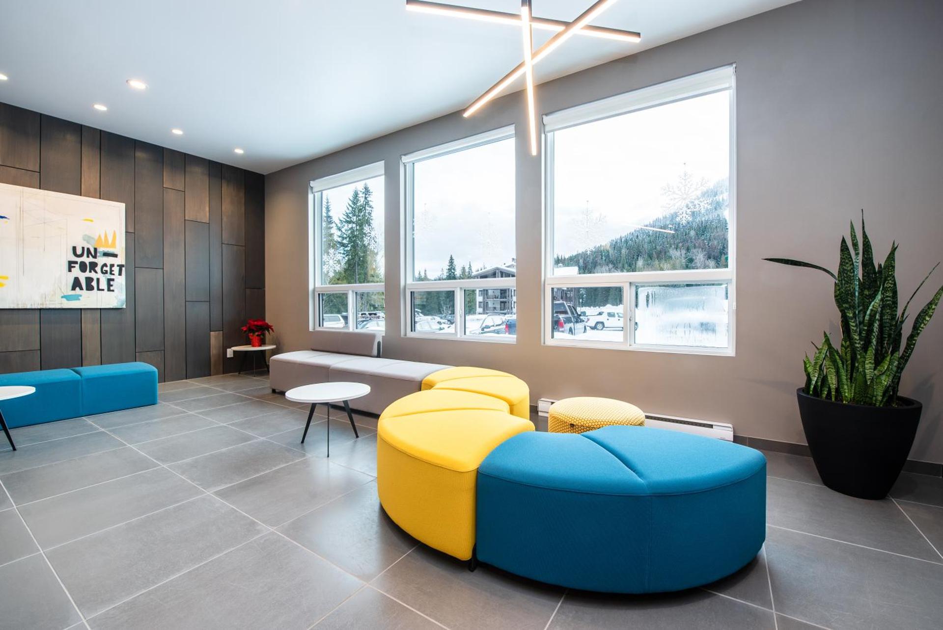 Communal lounge/ TV room