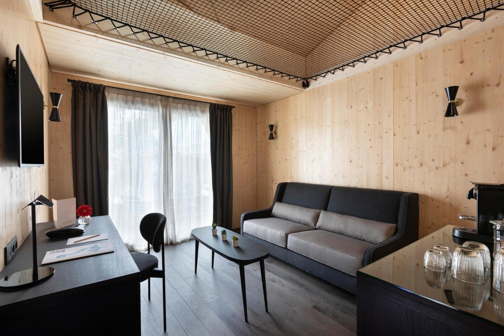 Photo of the whole room