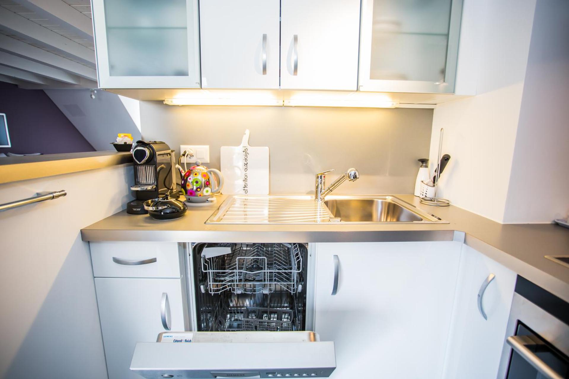 Kitchen or kitchenette