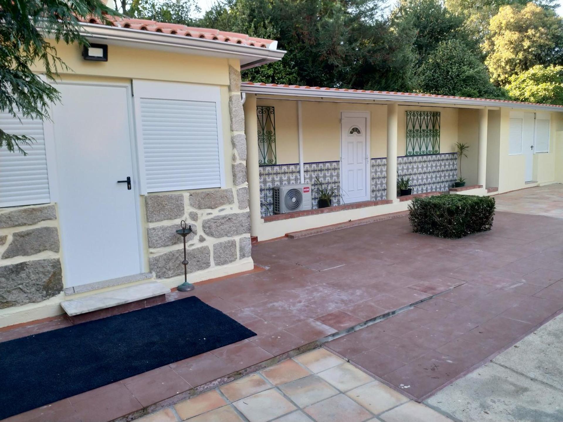 Metro Vilar Suites & Villas