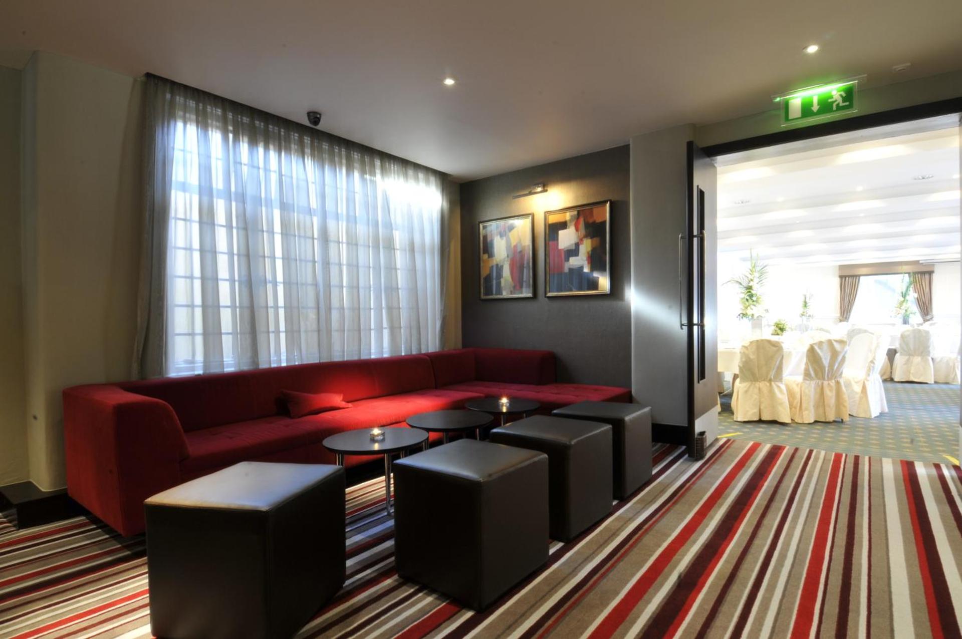 Communal lounge/ TV room