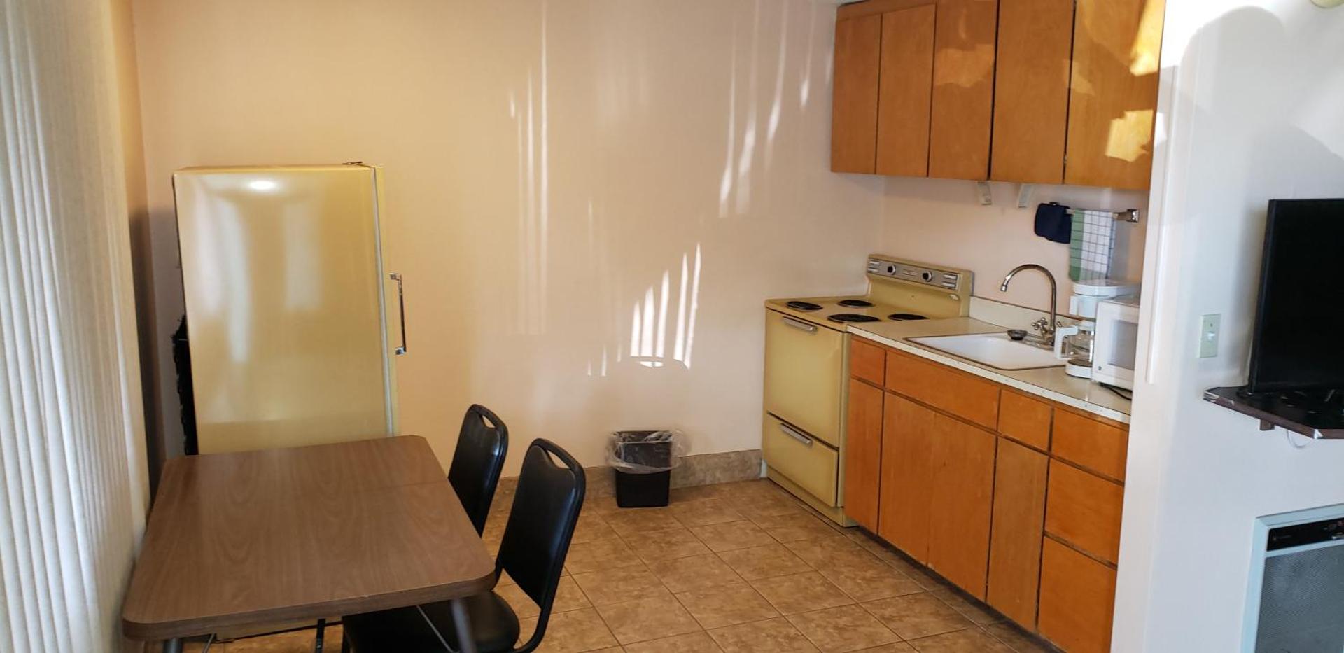 Deluxe King Room - Non-Smoking