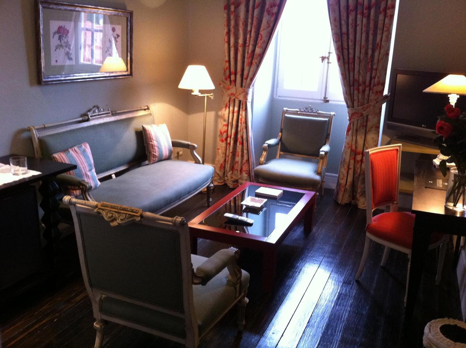 Communal lounge/ TV room