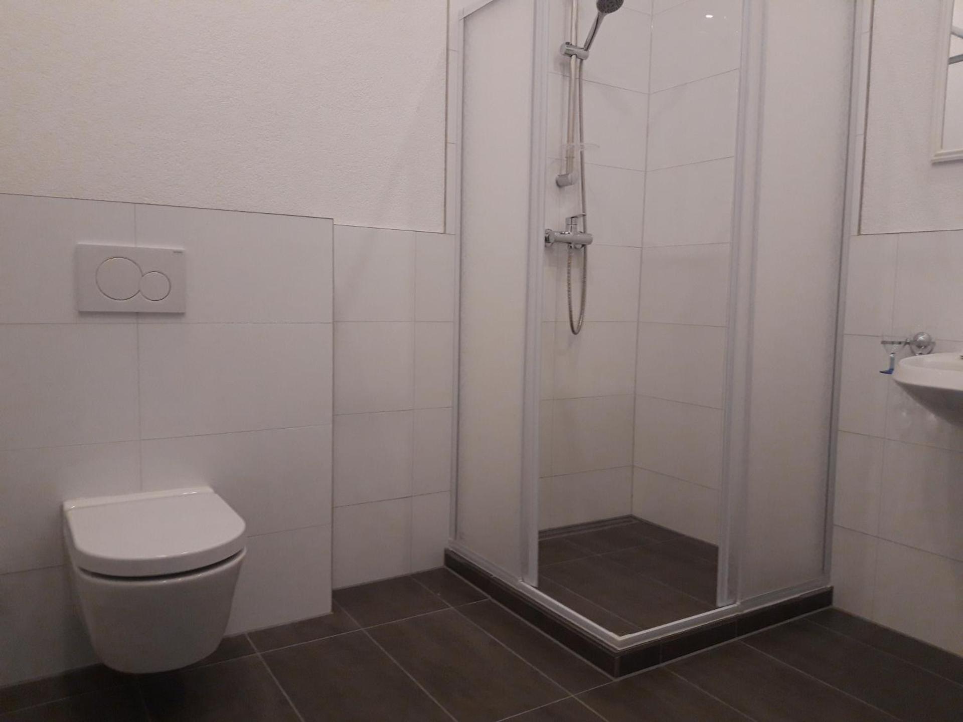 Double or Twin Room with Shower