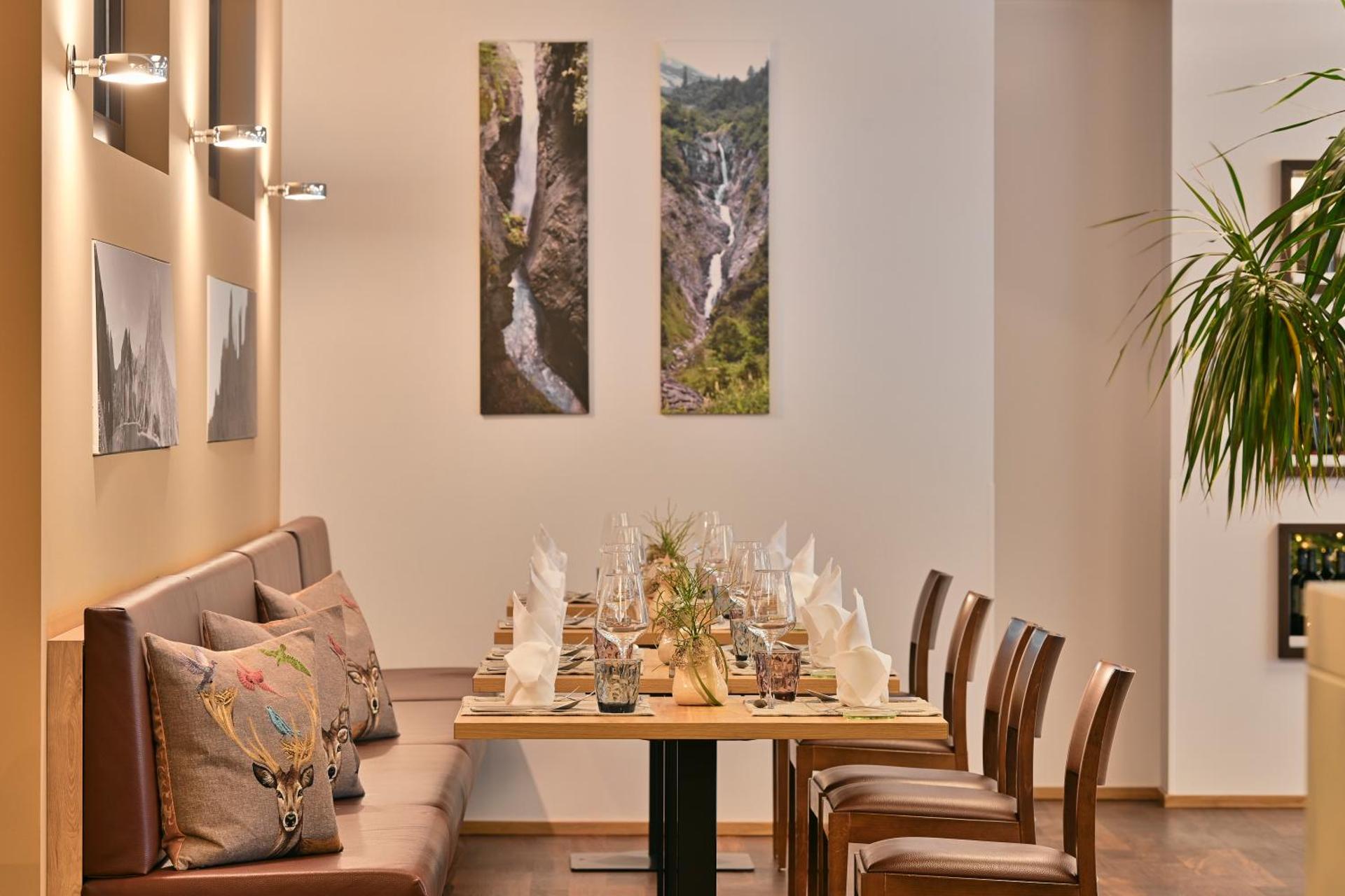 Restaurant/places to eat