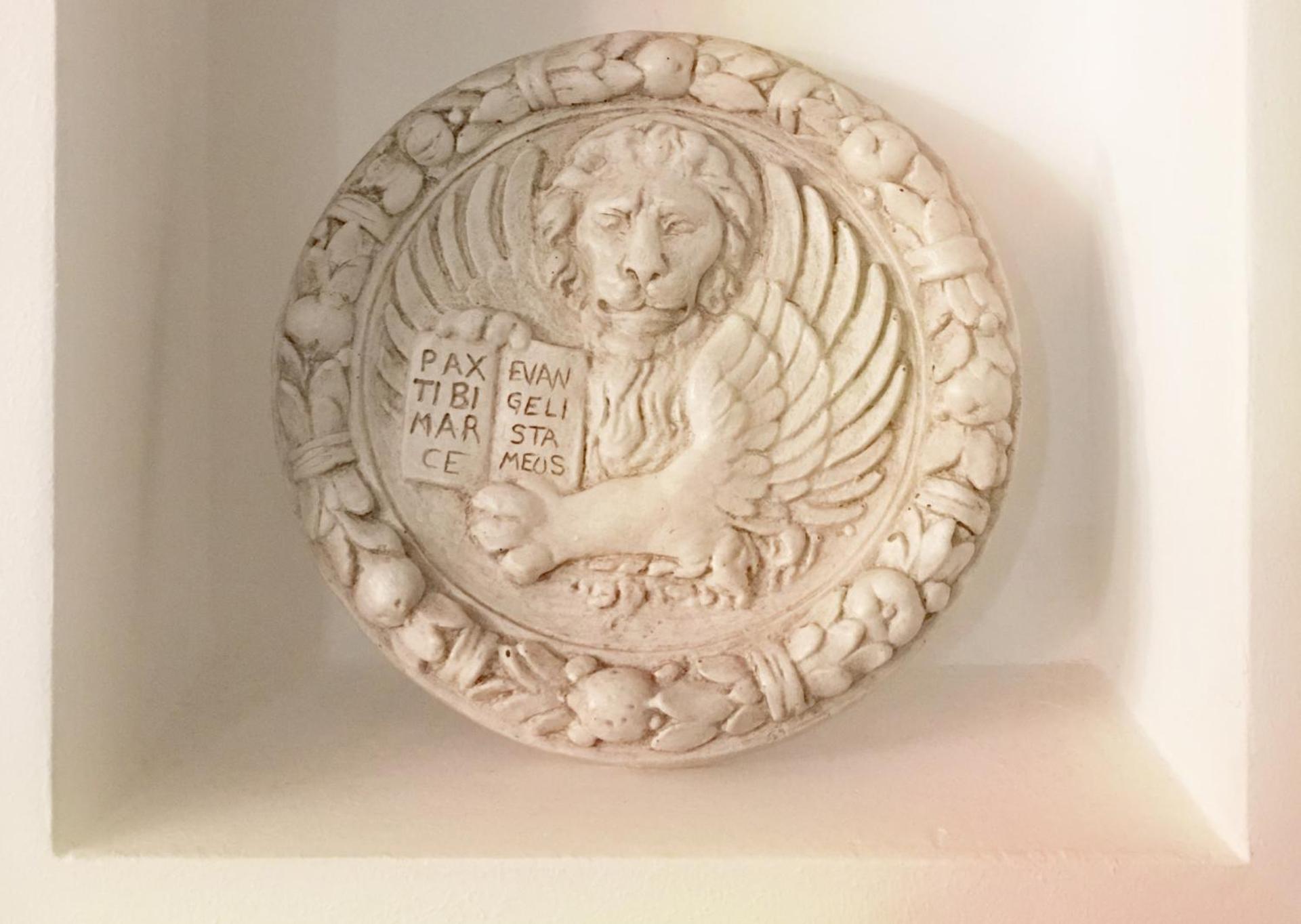 MICHELLE IN VENICE Charming Houses