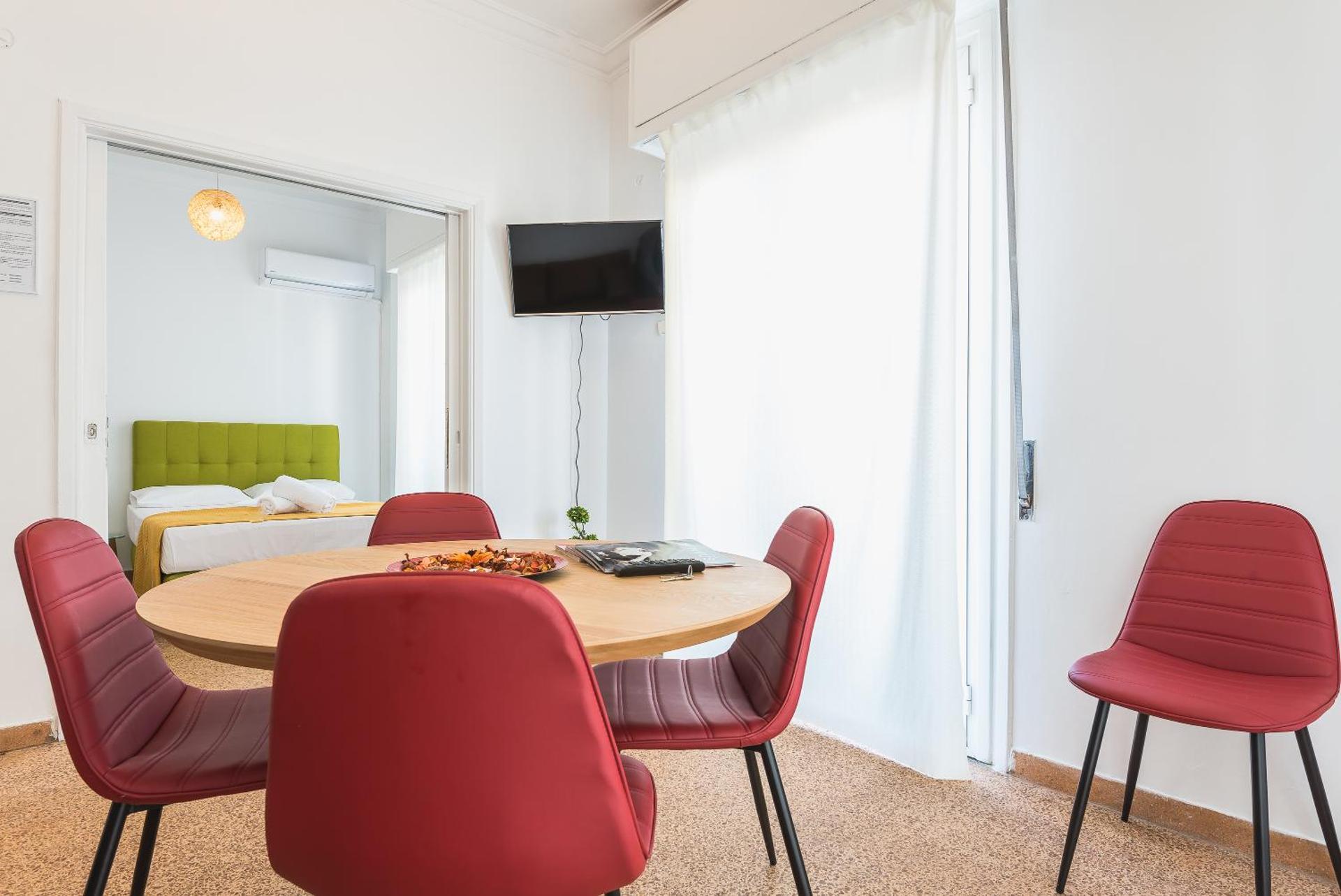 Super Paradise Apartments