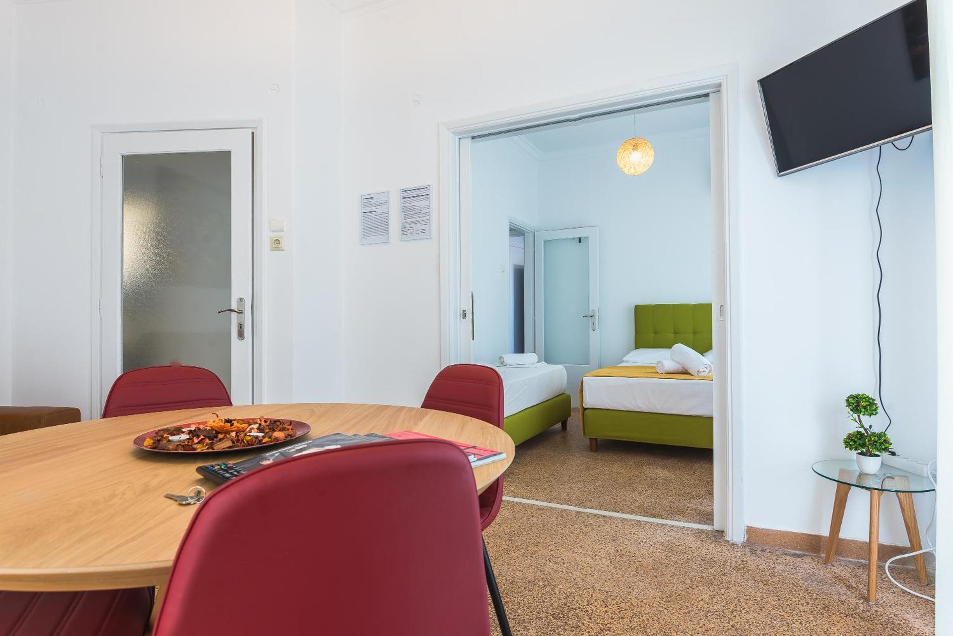 Super Paradise Apartments